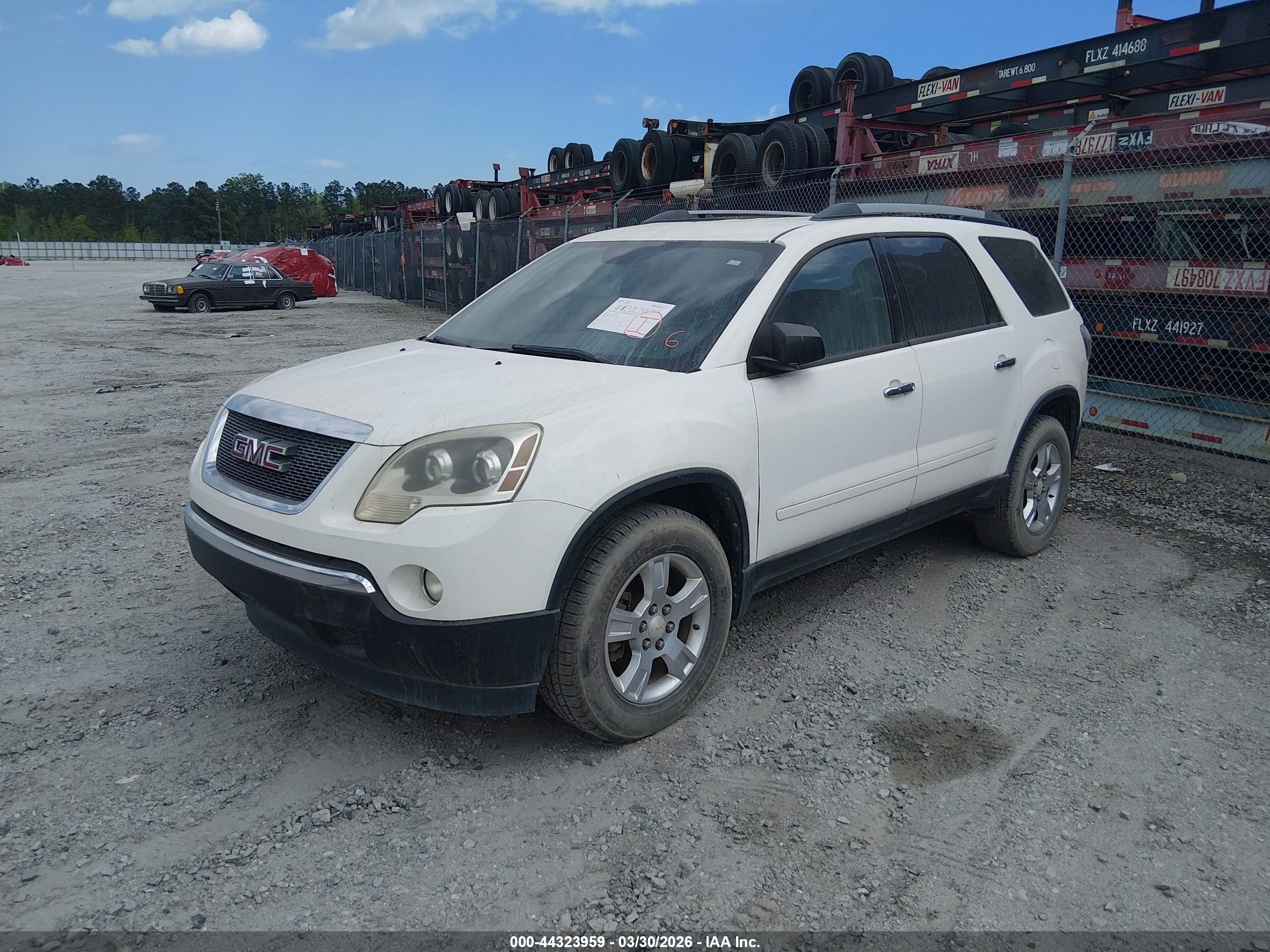 GMC ACADIA image 2