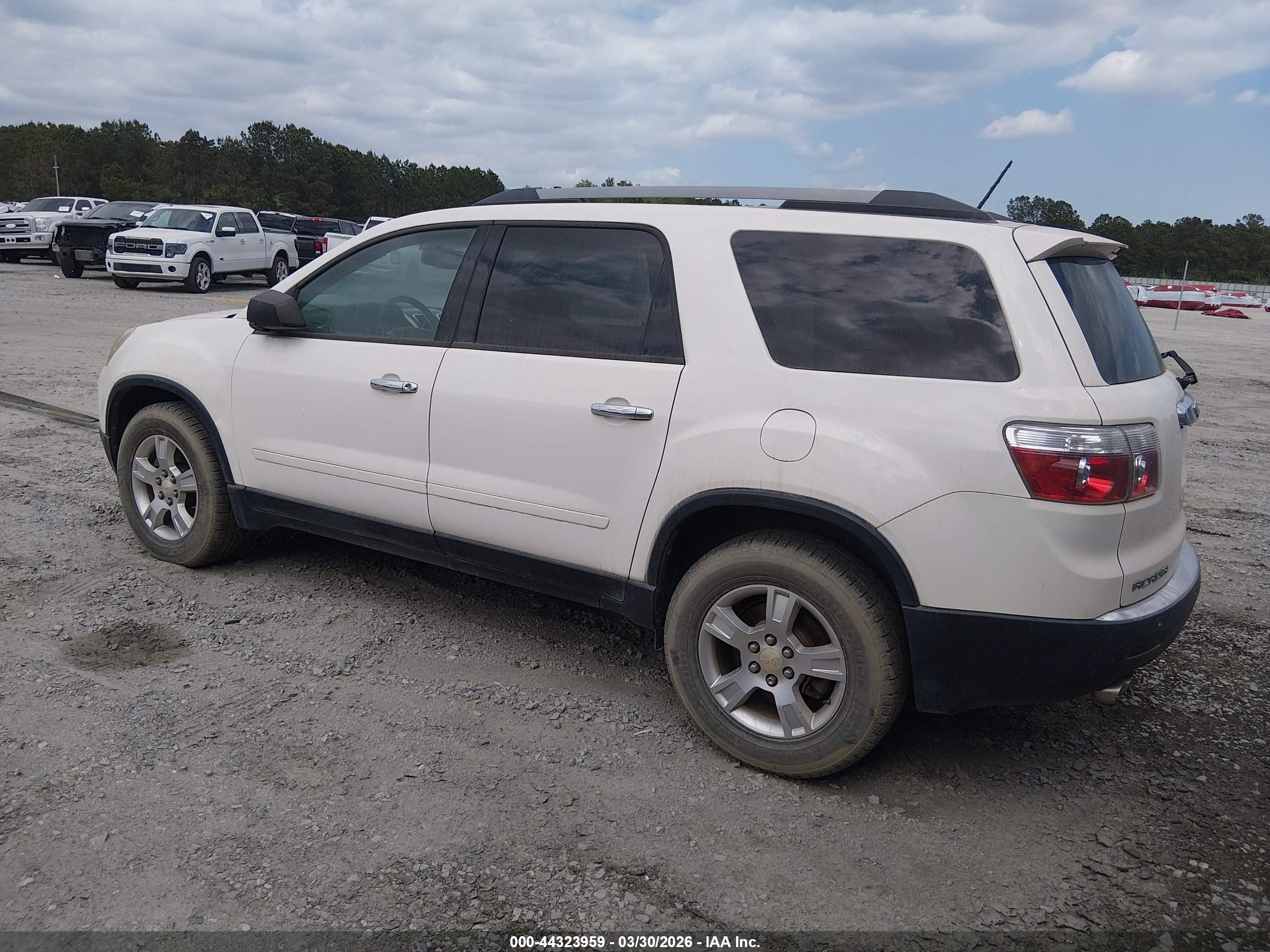 GMC ACADIA image 3
