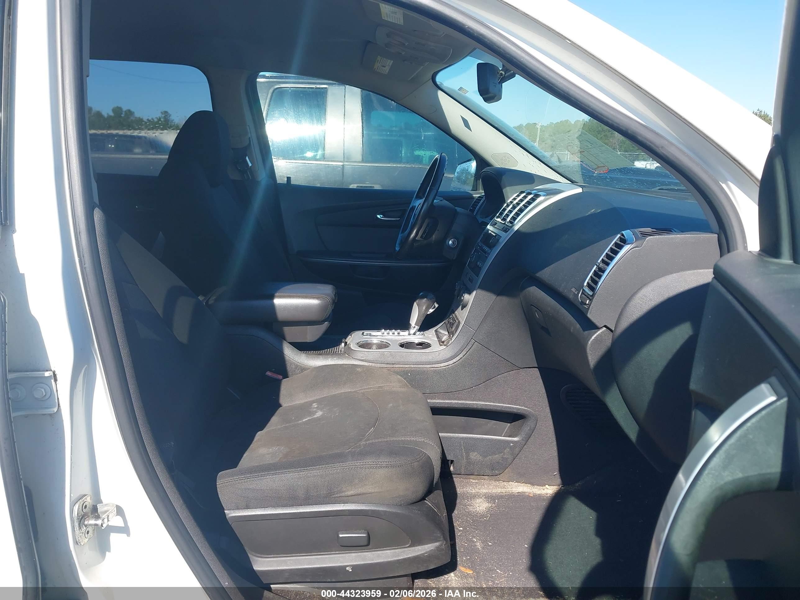 GMC ACADIA image 5