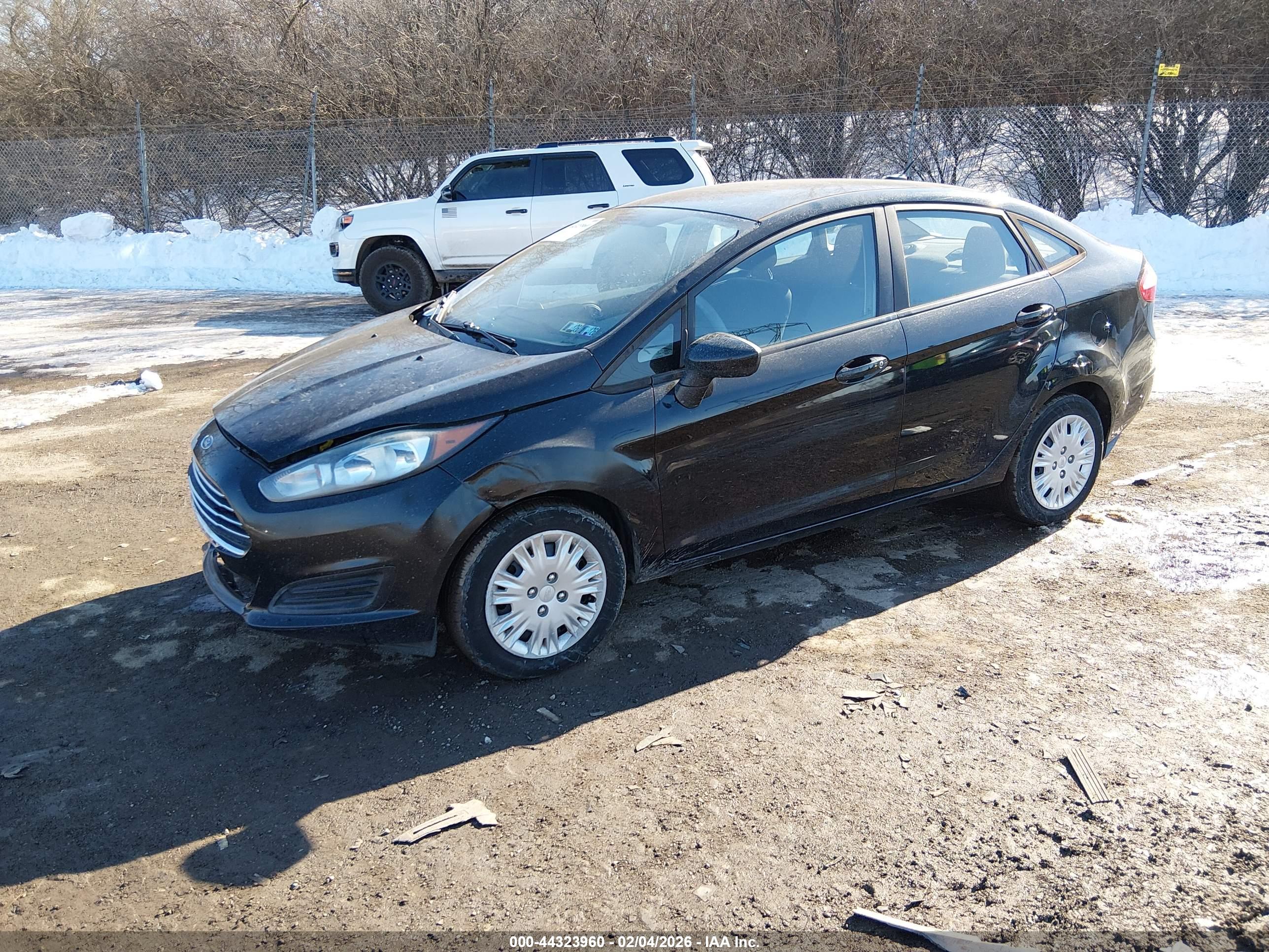 FORD FIESTA image 2