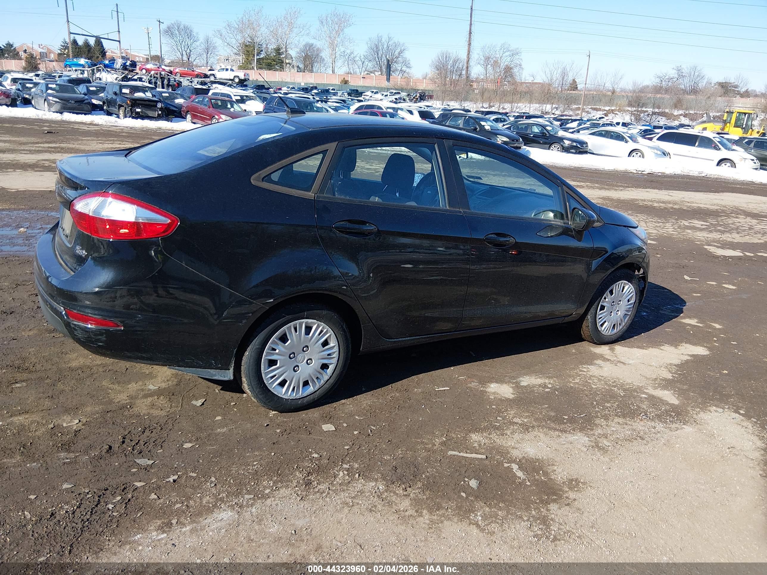 FORD FIESTA image 4