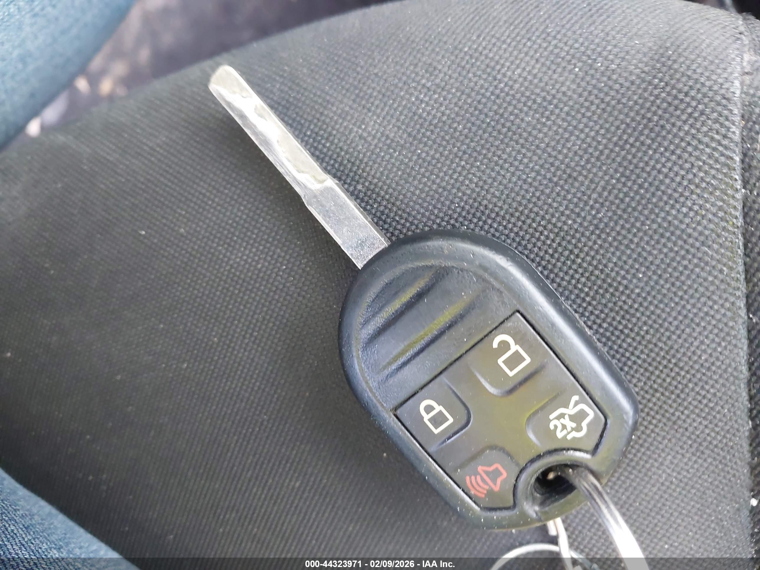 FORD FIESTA image 11