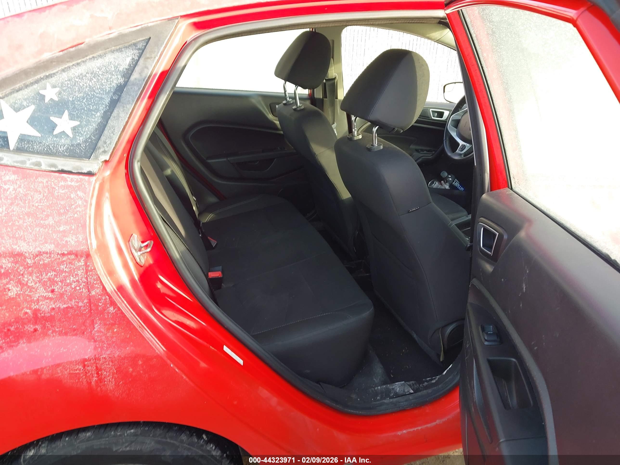 FORD FIESTA image 8