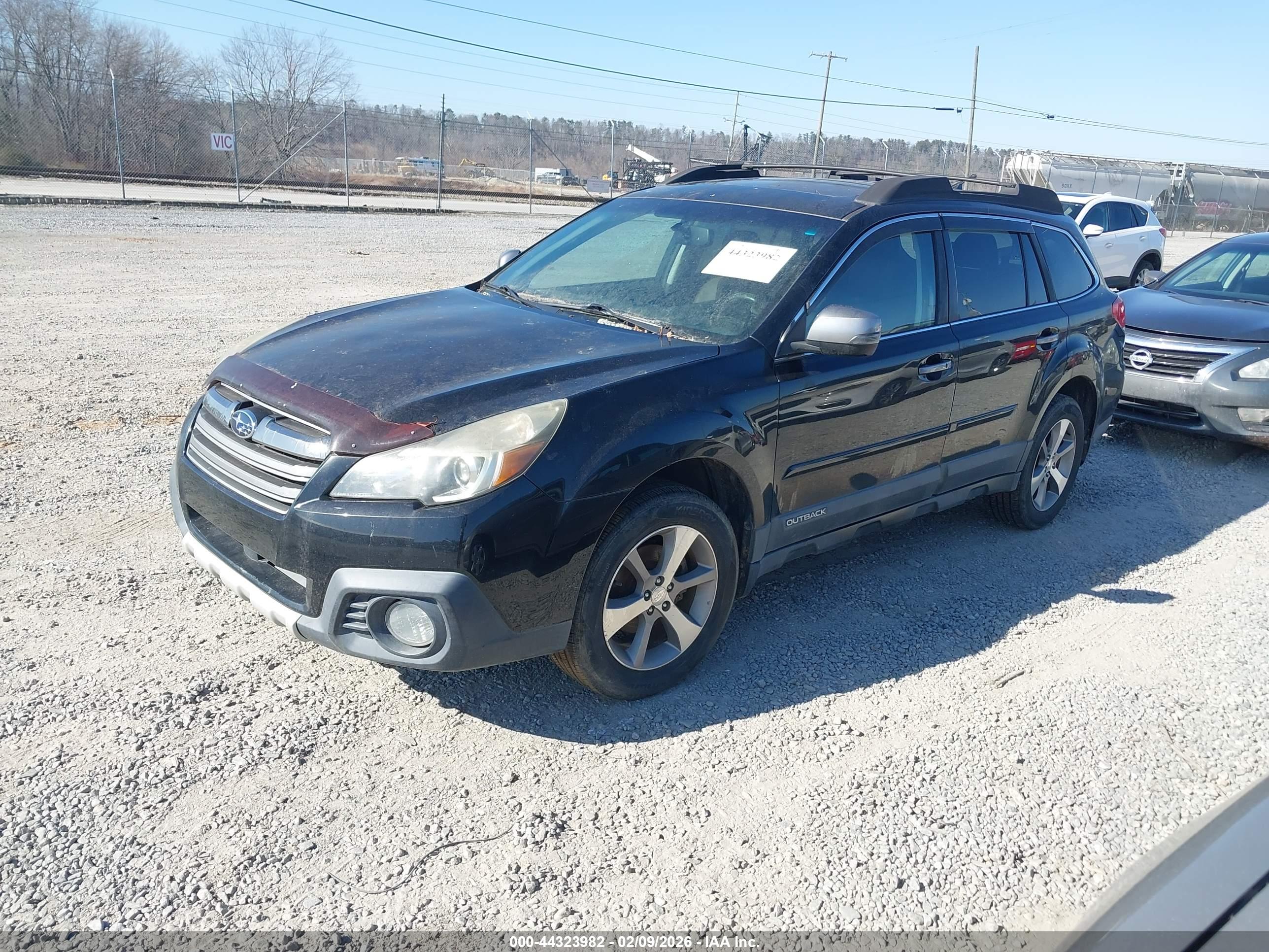 SUBARU OUTBACK image 2