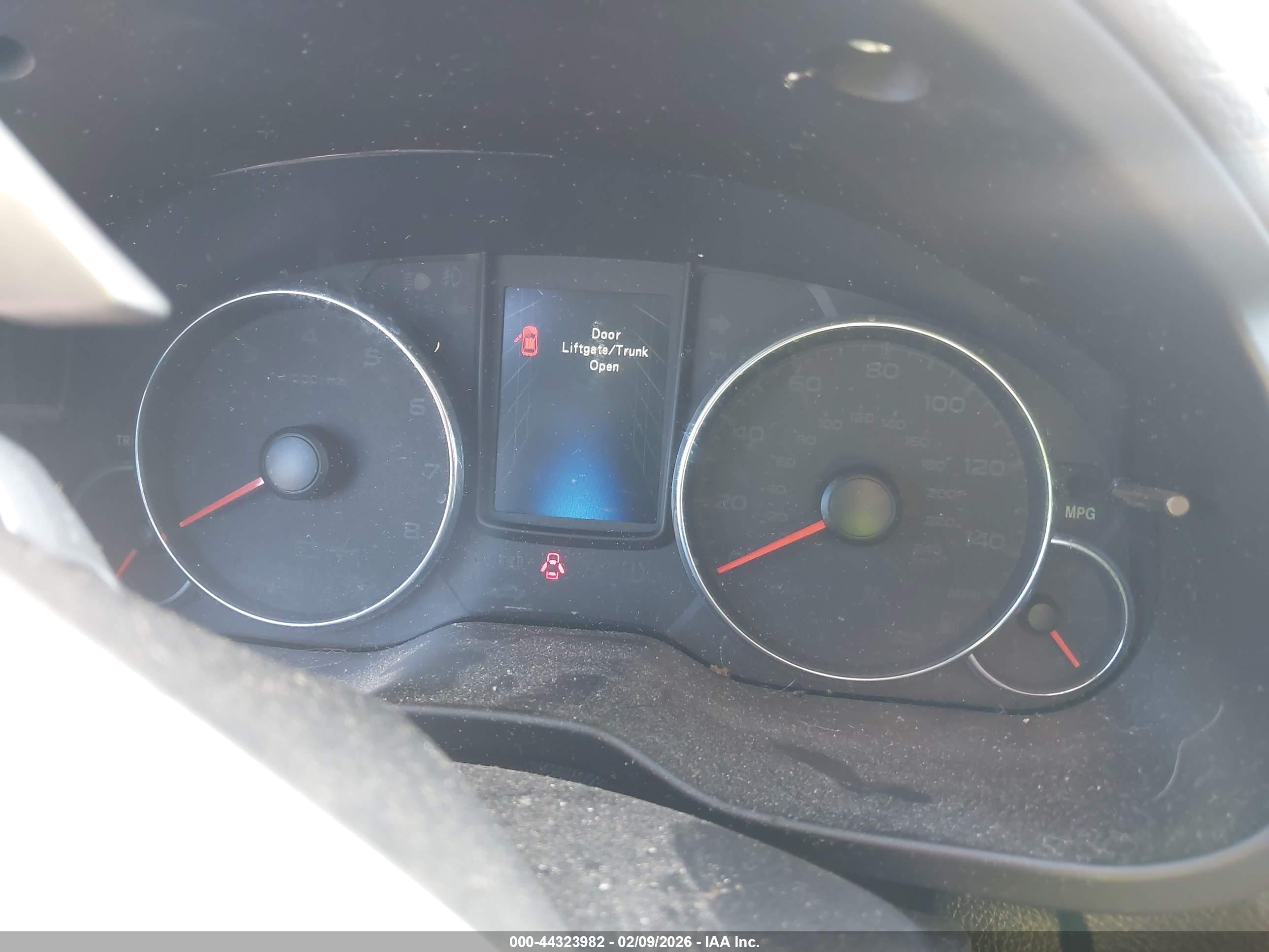SUBARU OUTBACK image 7