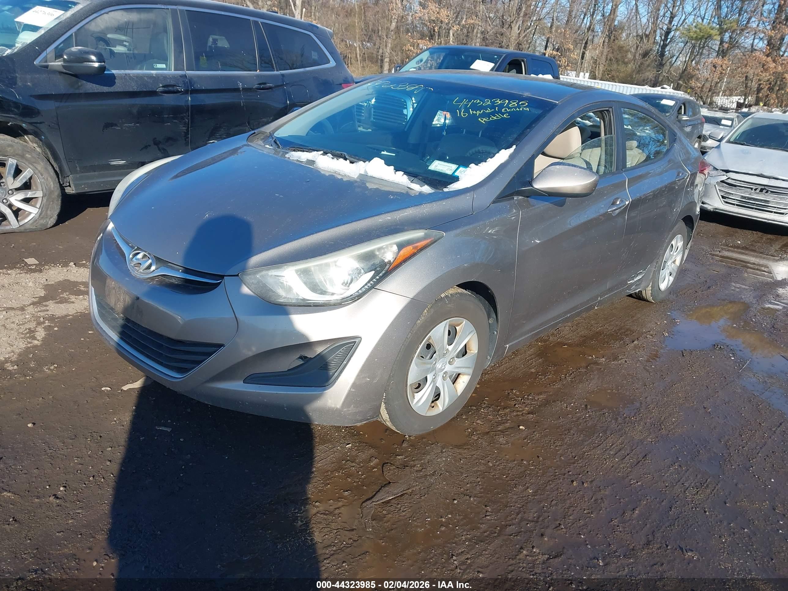 HYUNDAI ELANTRA image 2