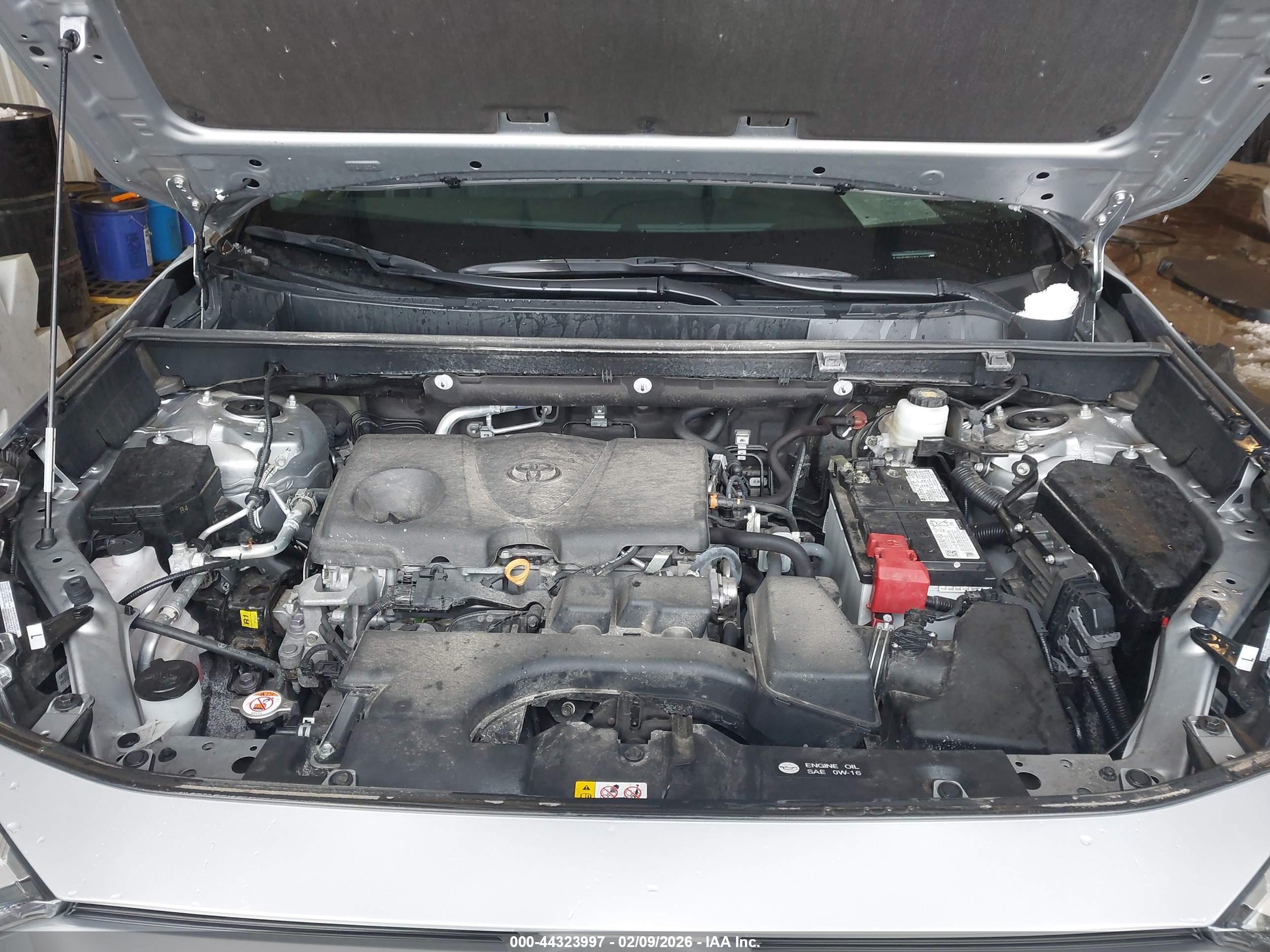 TOYOTA RAV4 image 10