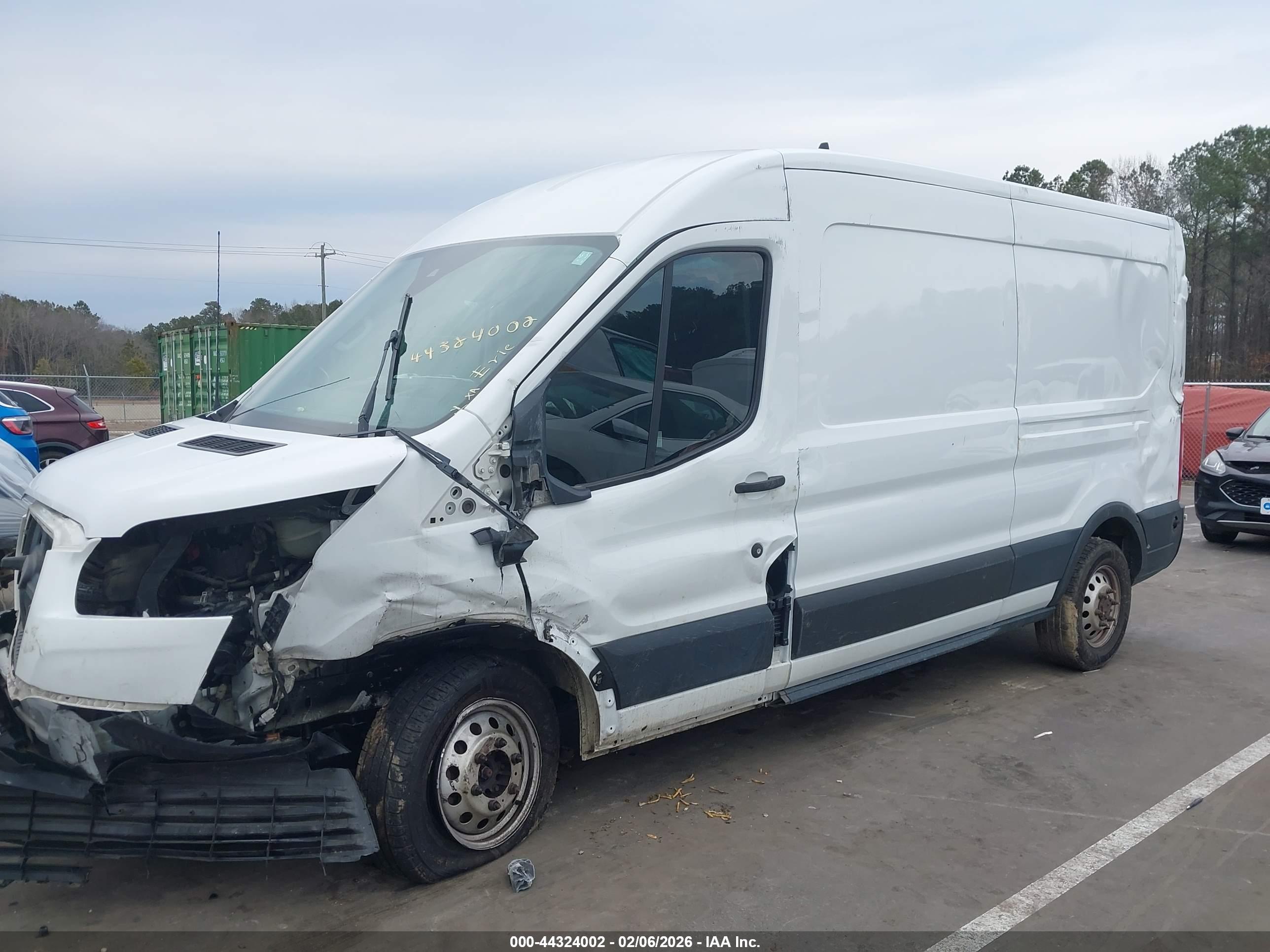 FORD TRANSIT-250 image 6