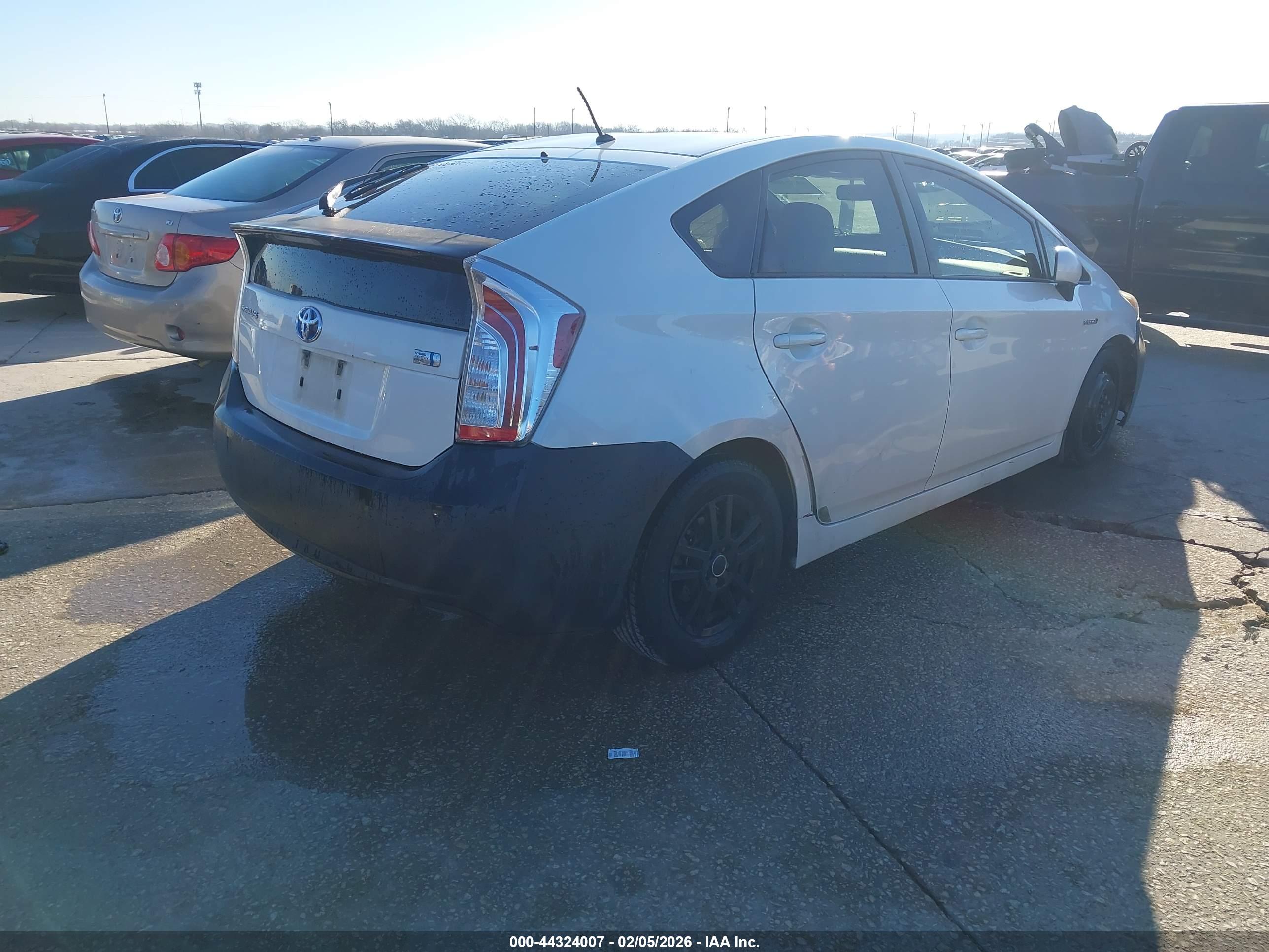 TOYOTA PRIUS image 4