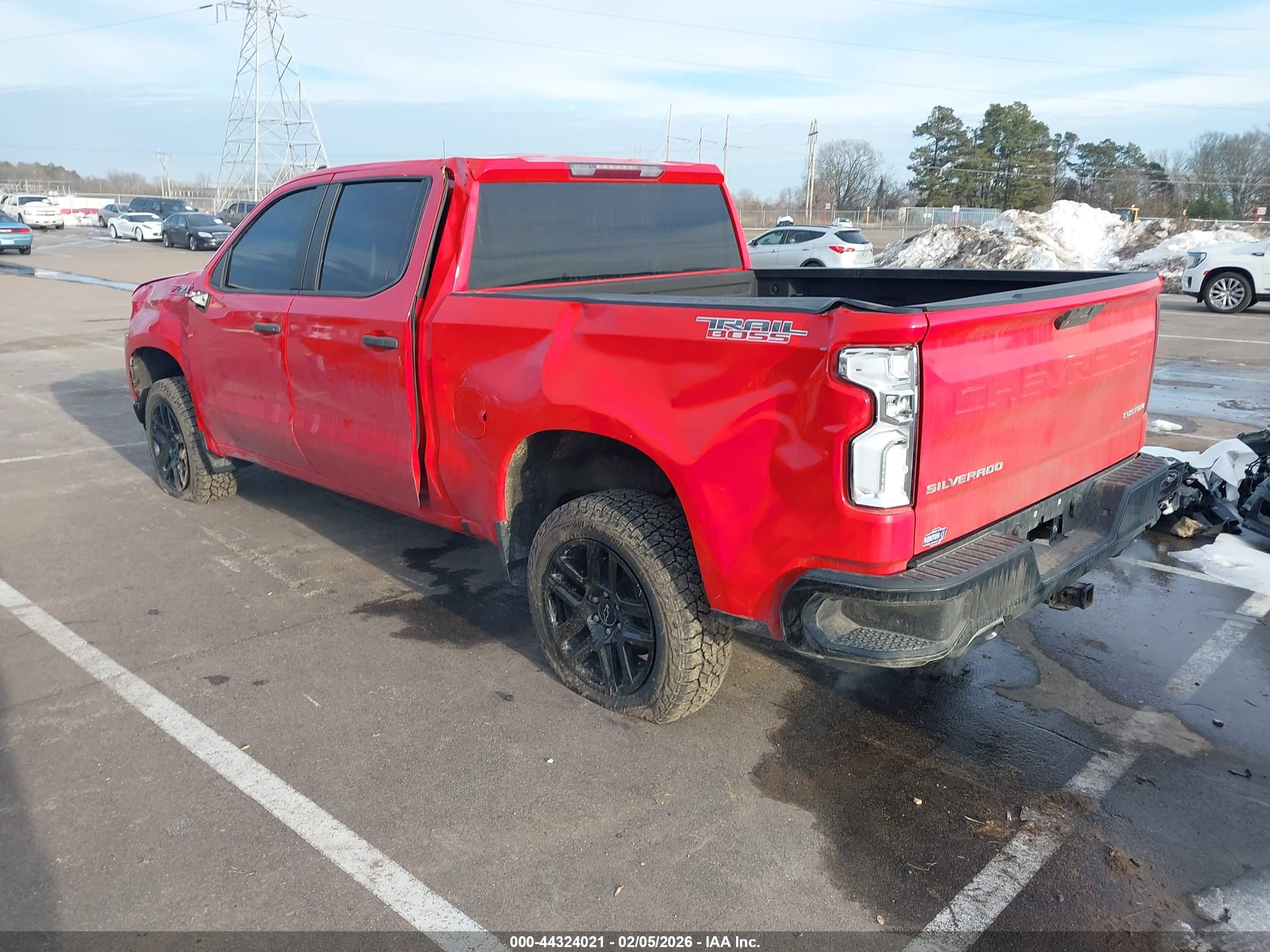 CHEVROLET SILVERADO image 3
