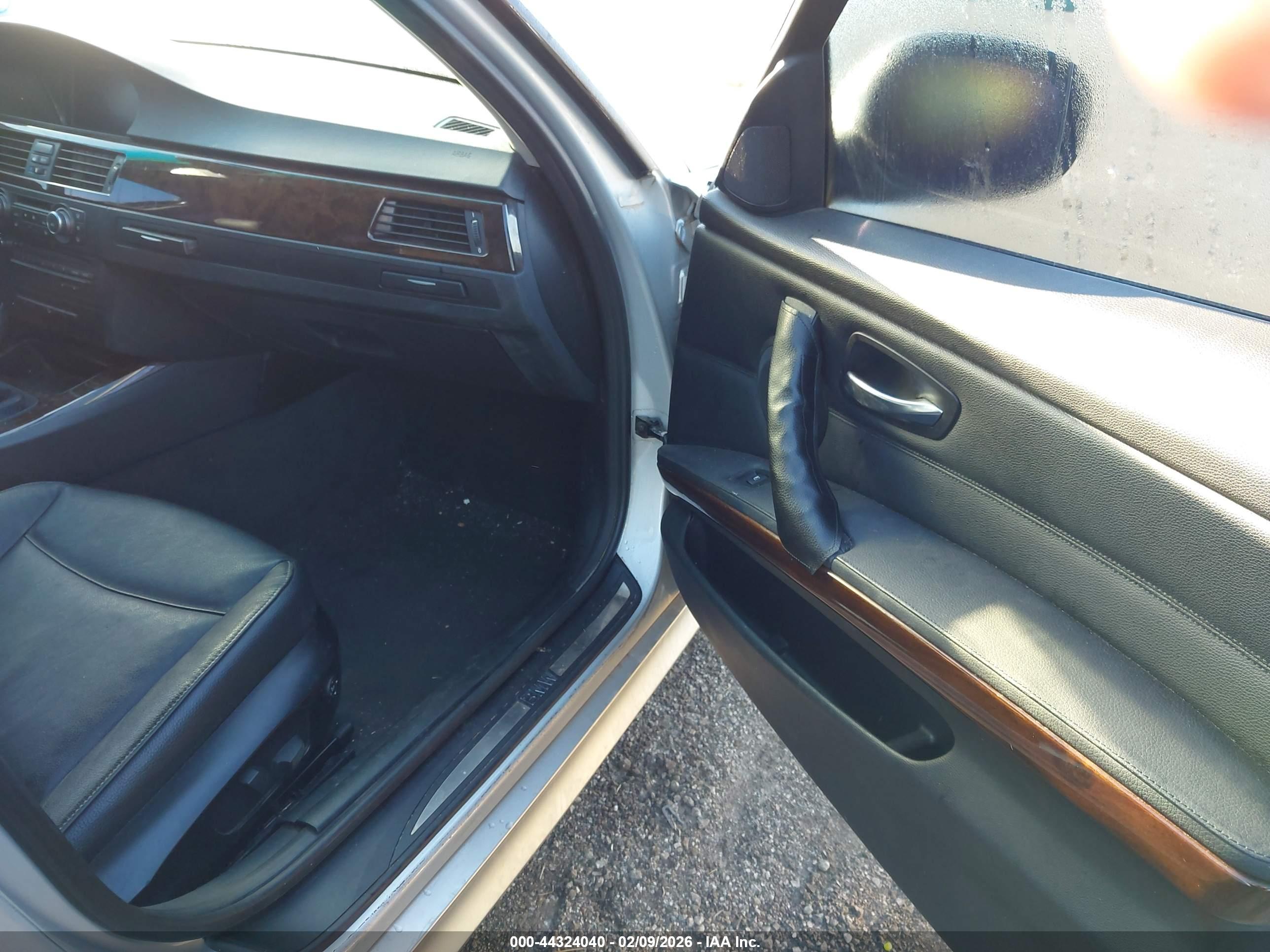 BMW 328I image 5
