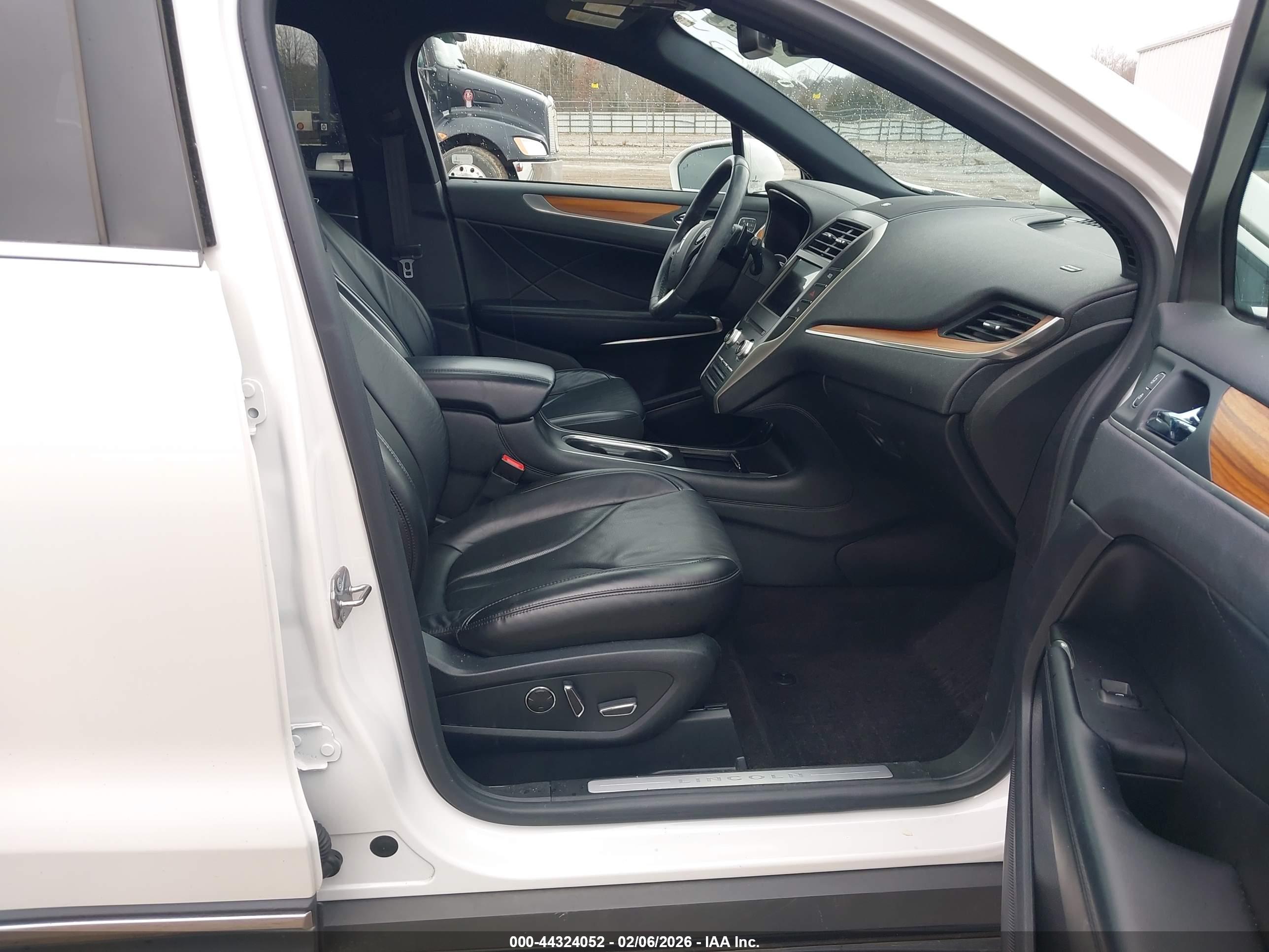LINCOLN MKC image 5