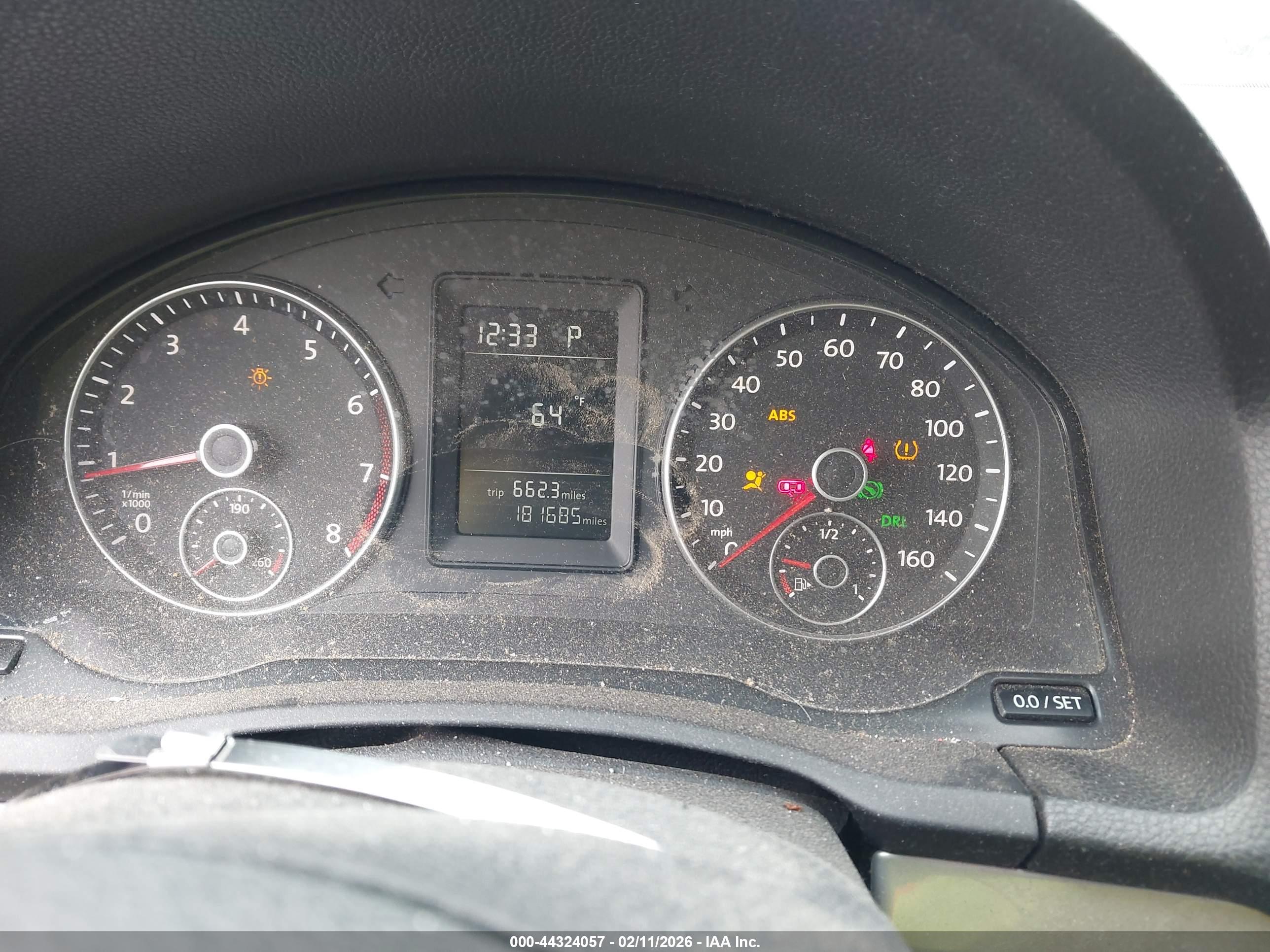 VOLKSWAGEN JETTA image 7