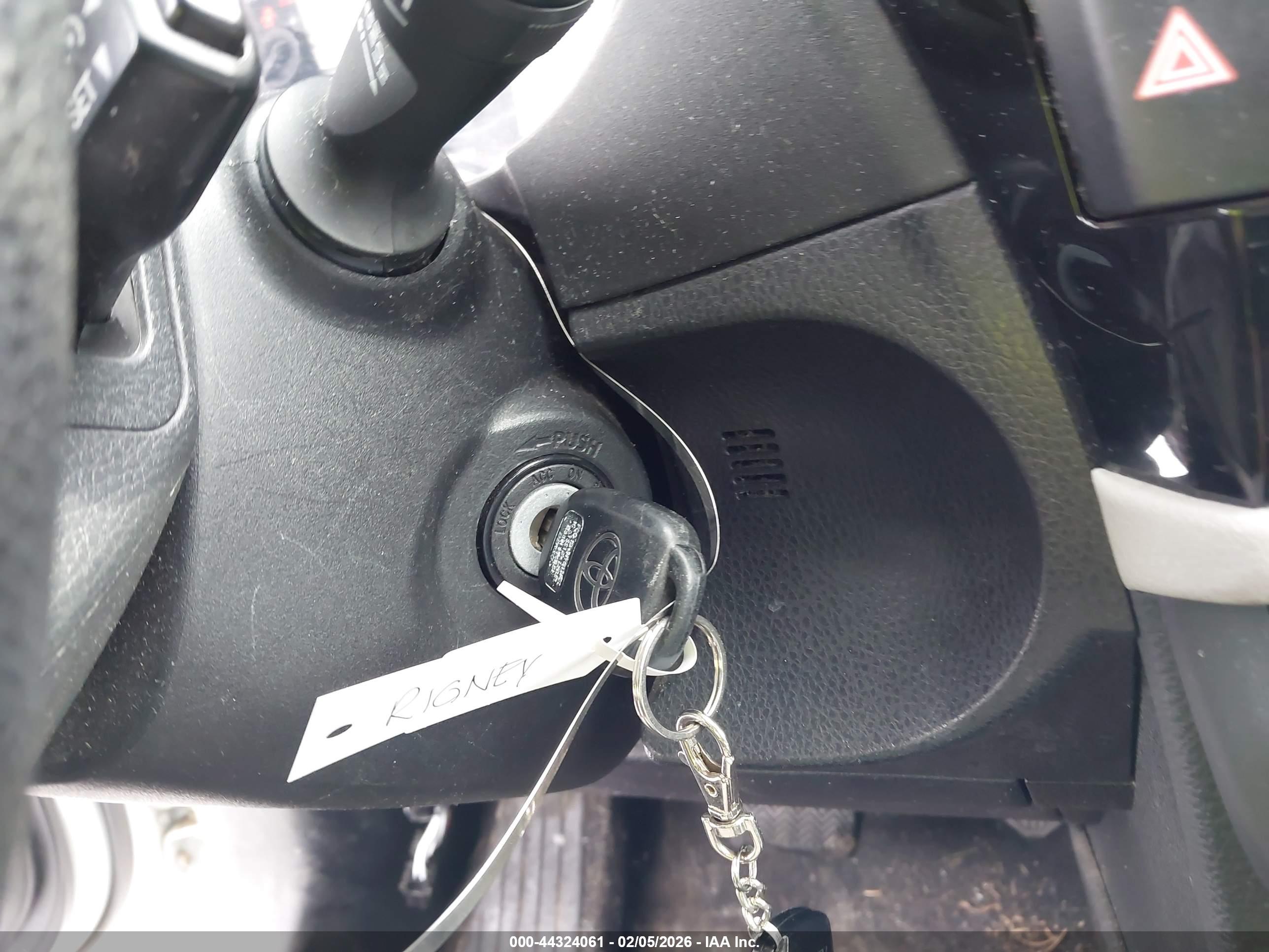 TOYOTA COROLLA image 11