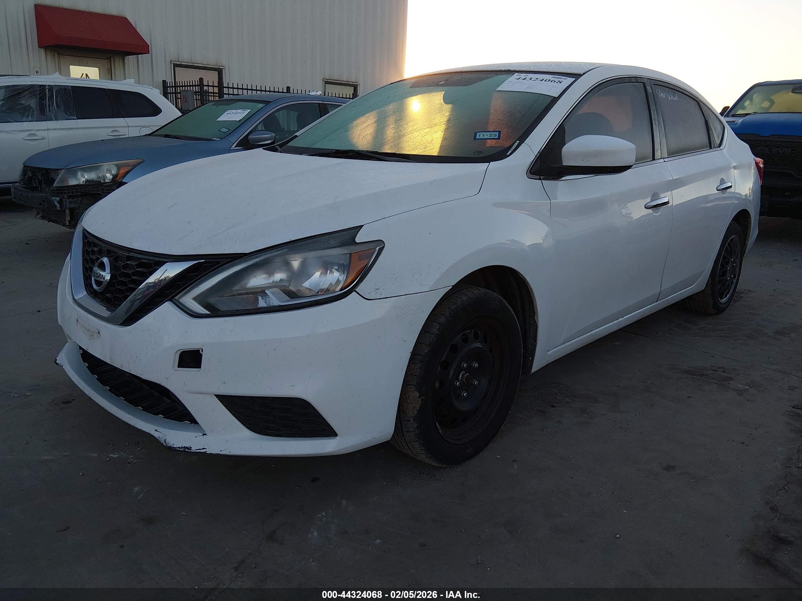 NISSAN SENTRA image 2