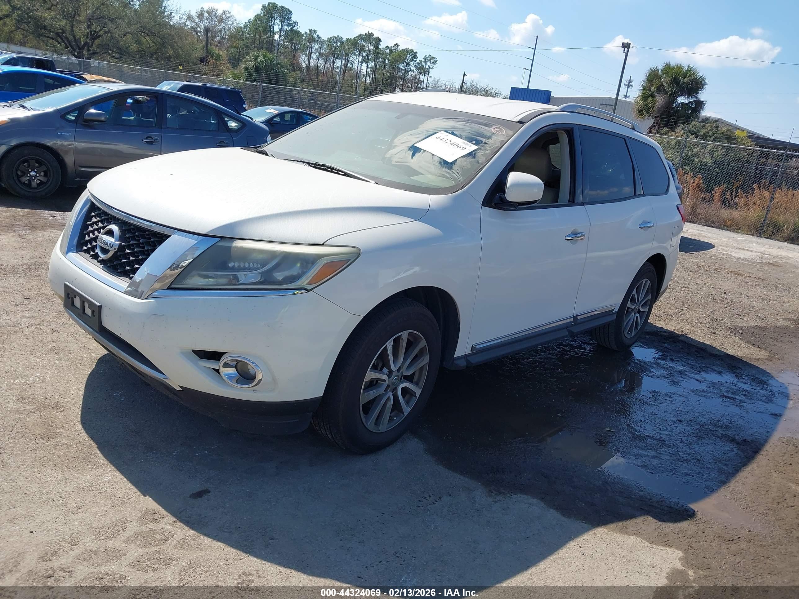 NISSAN PATHFINDER image 2