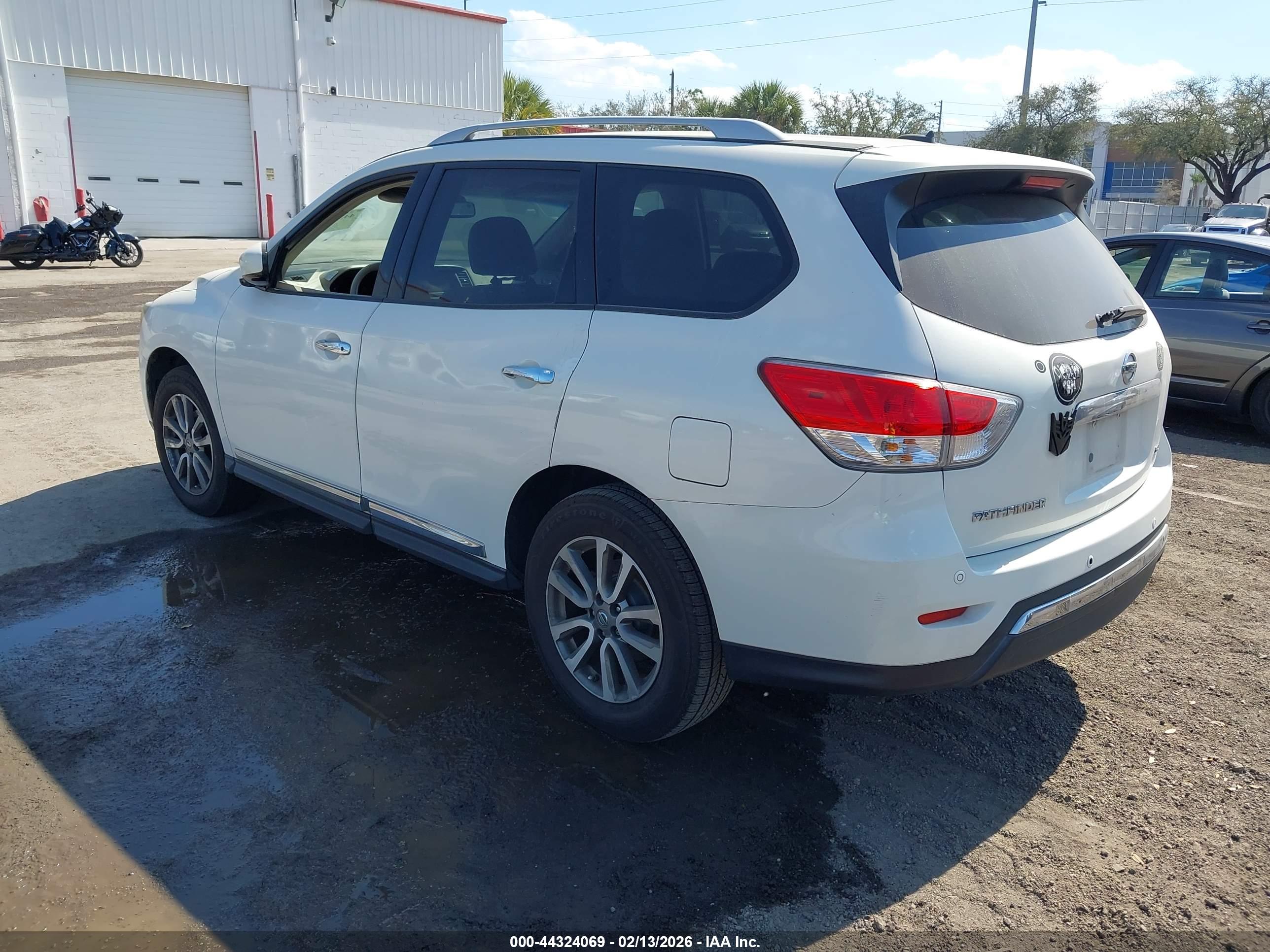 NISSAN PATHFINDER image 3