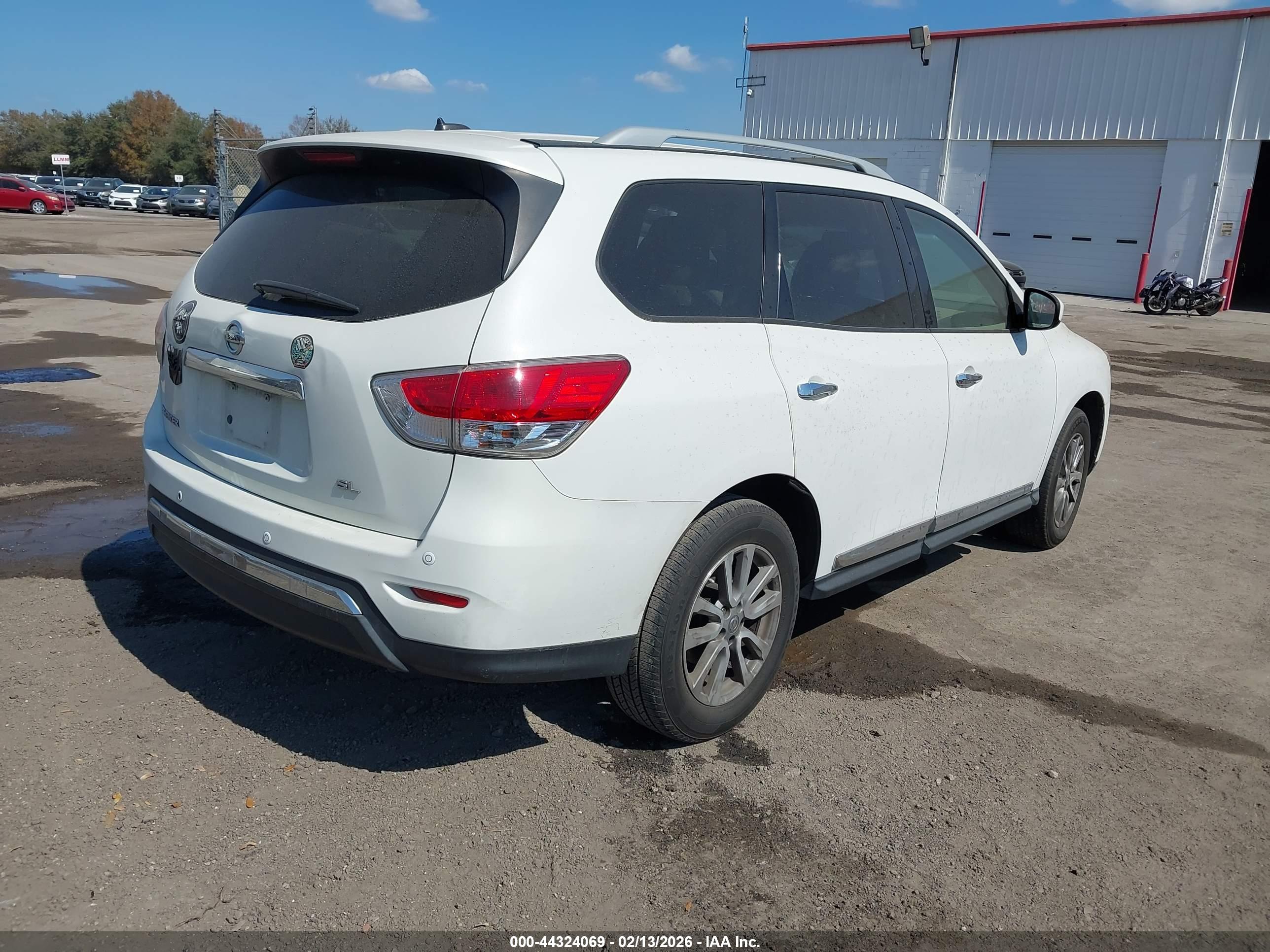 NISSAN PATHFINDER image 4