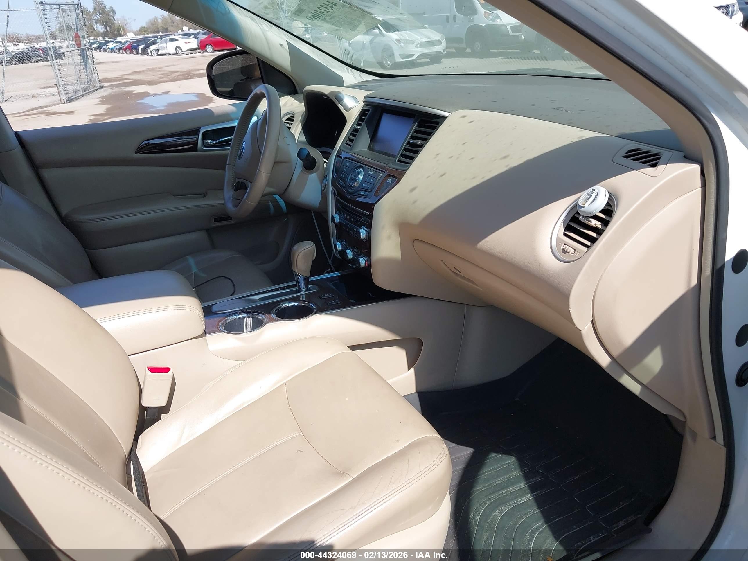 NISSAN PATHFINDER image 5