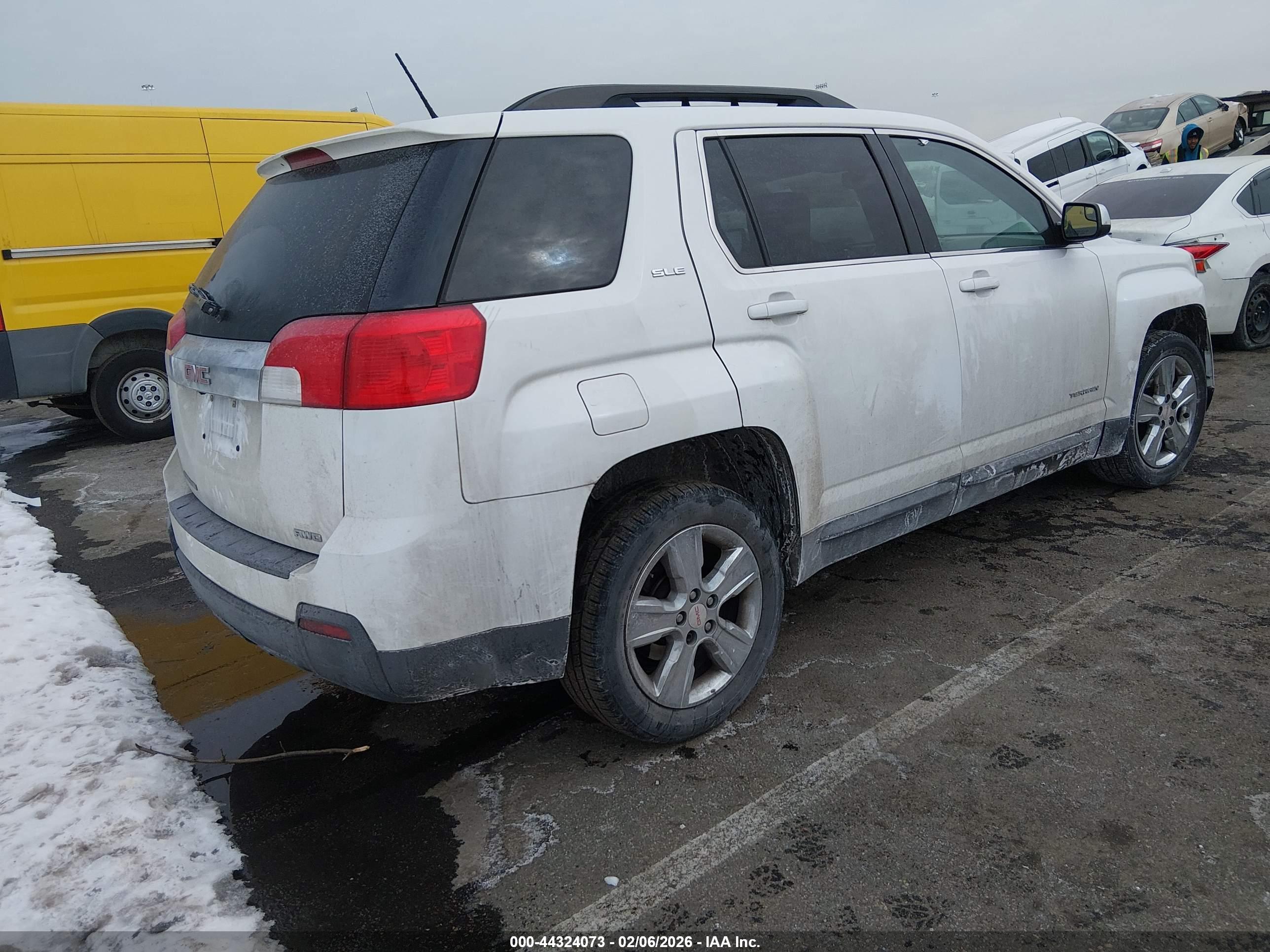 GMC TERRAIN image 4