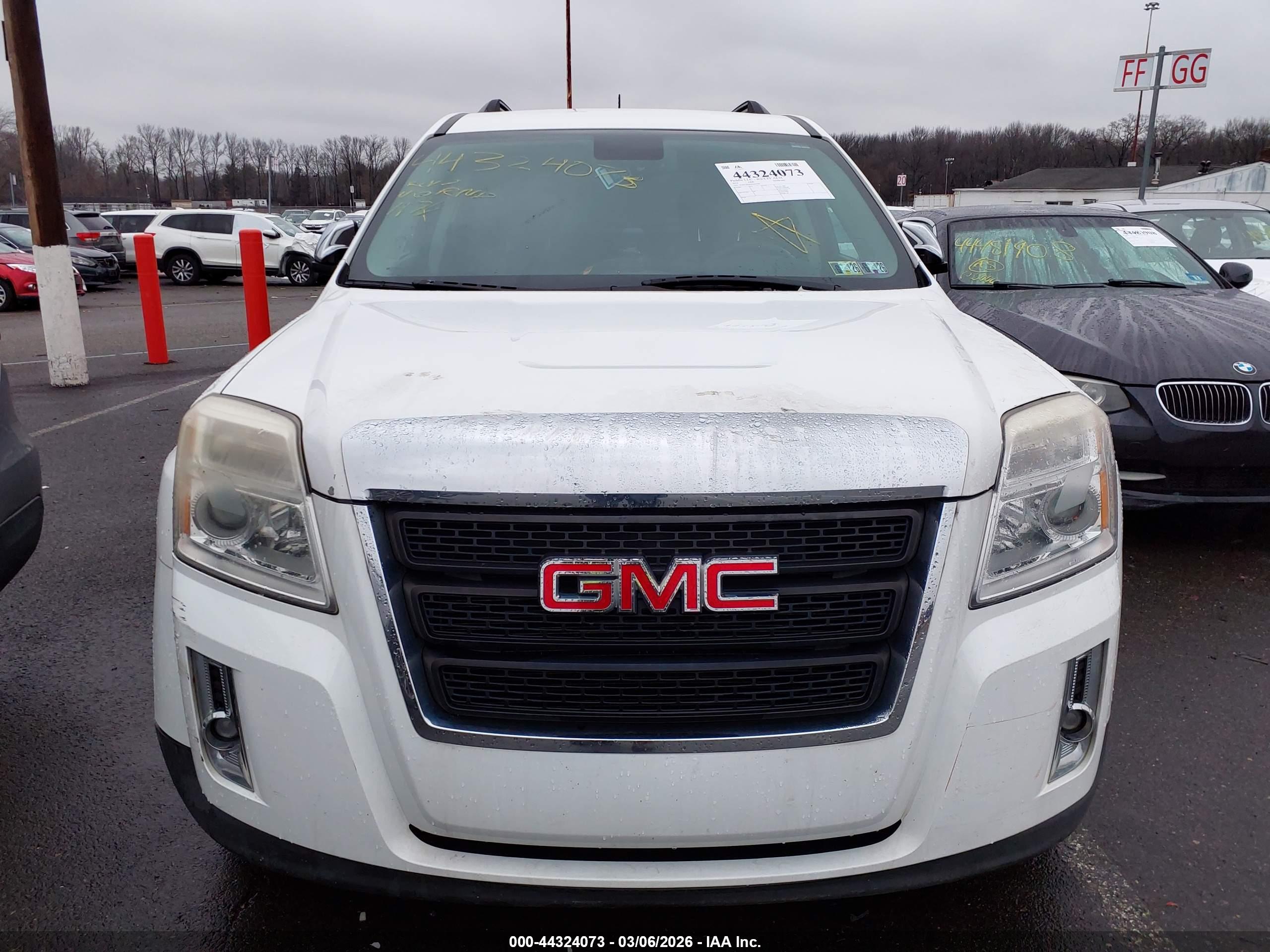 GMC TERRAIN image 6