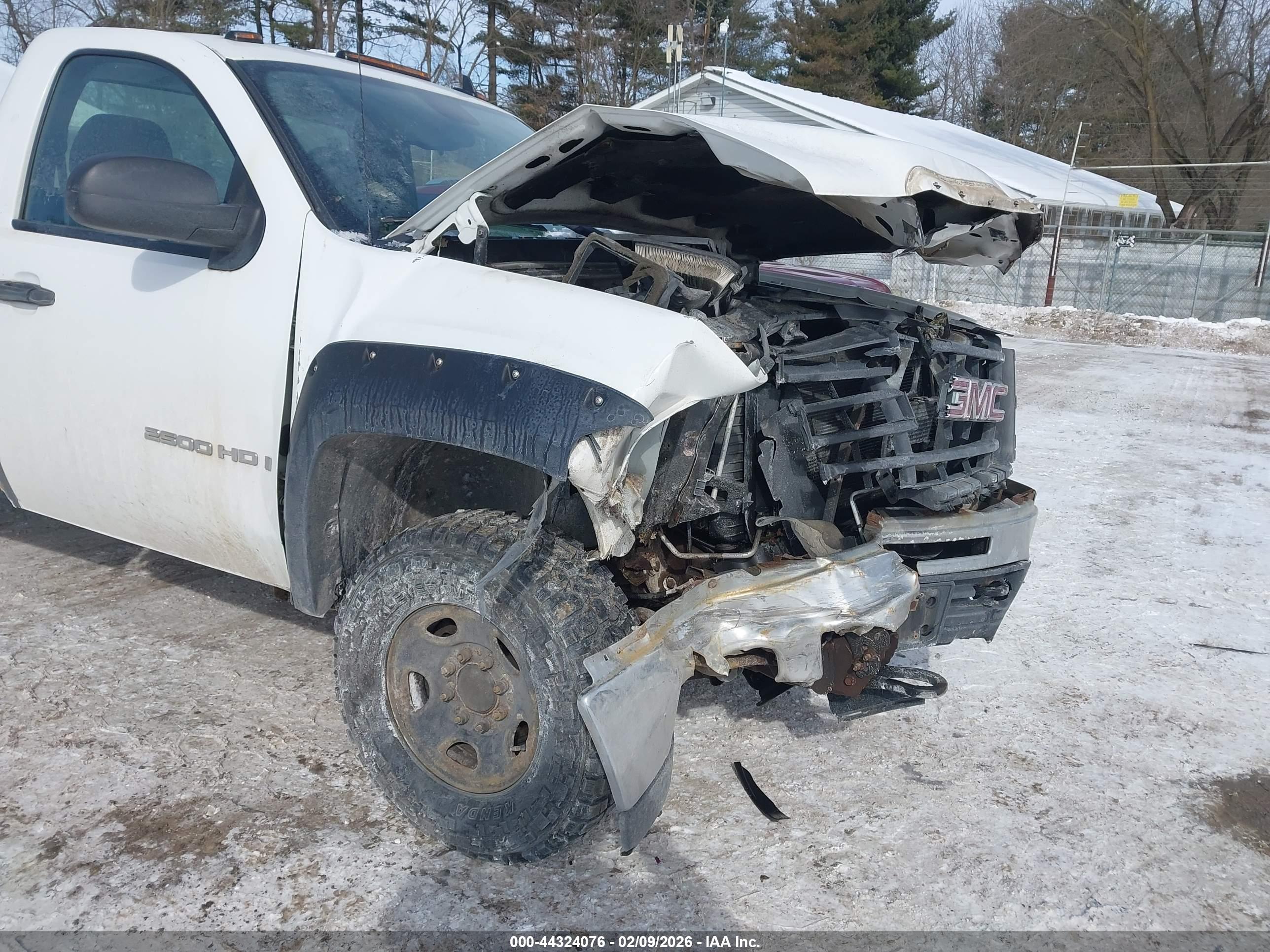 GMC SIERRA image 6