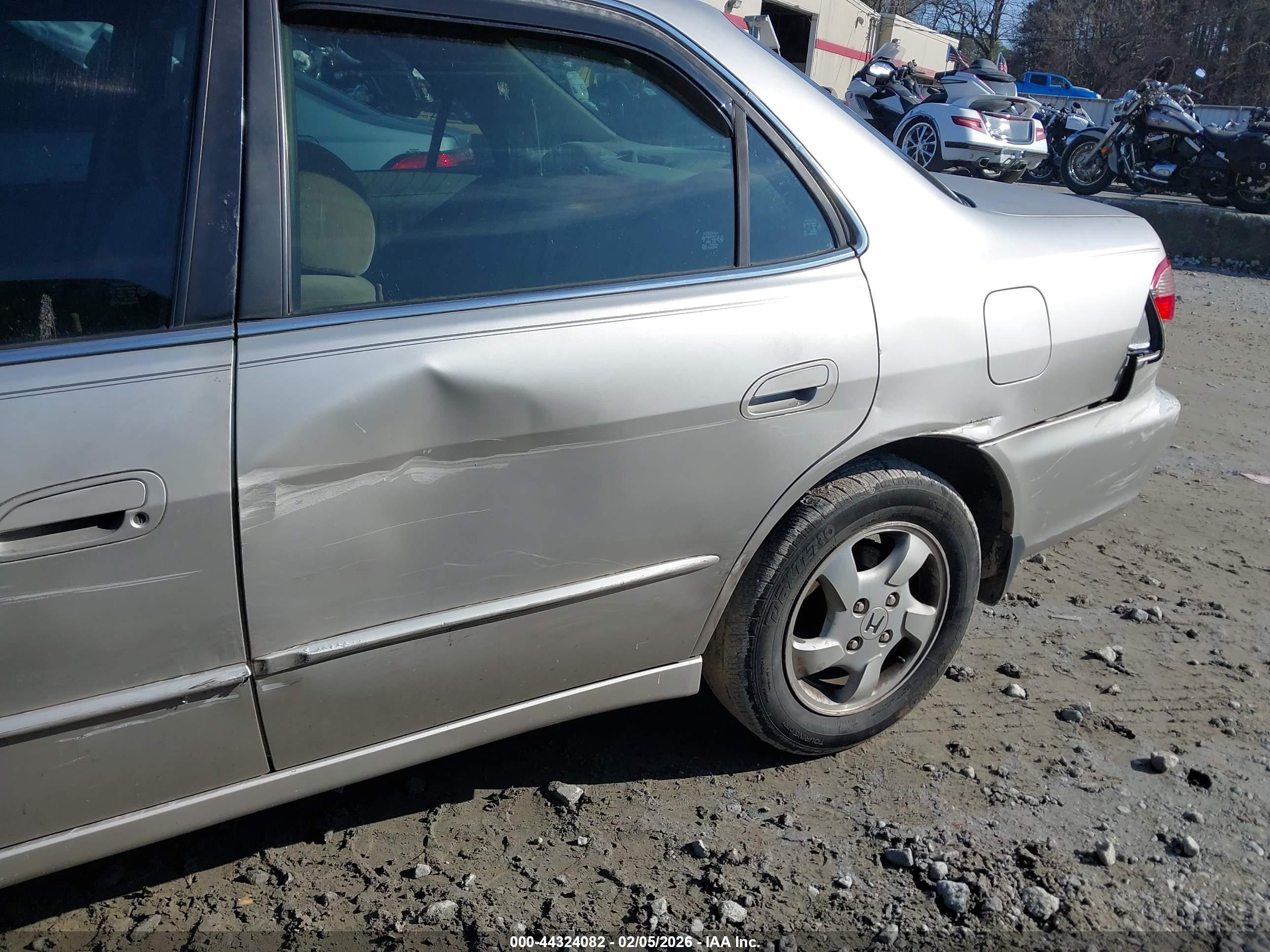 HONDA ACCORD image 6