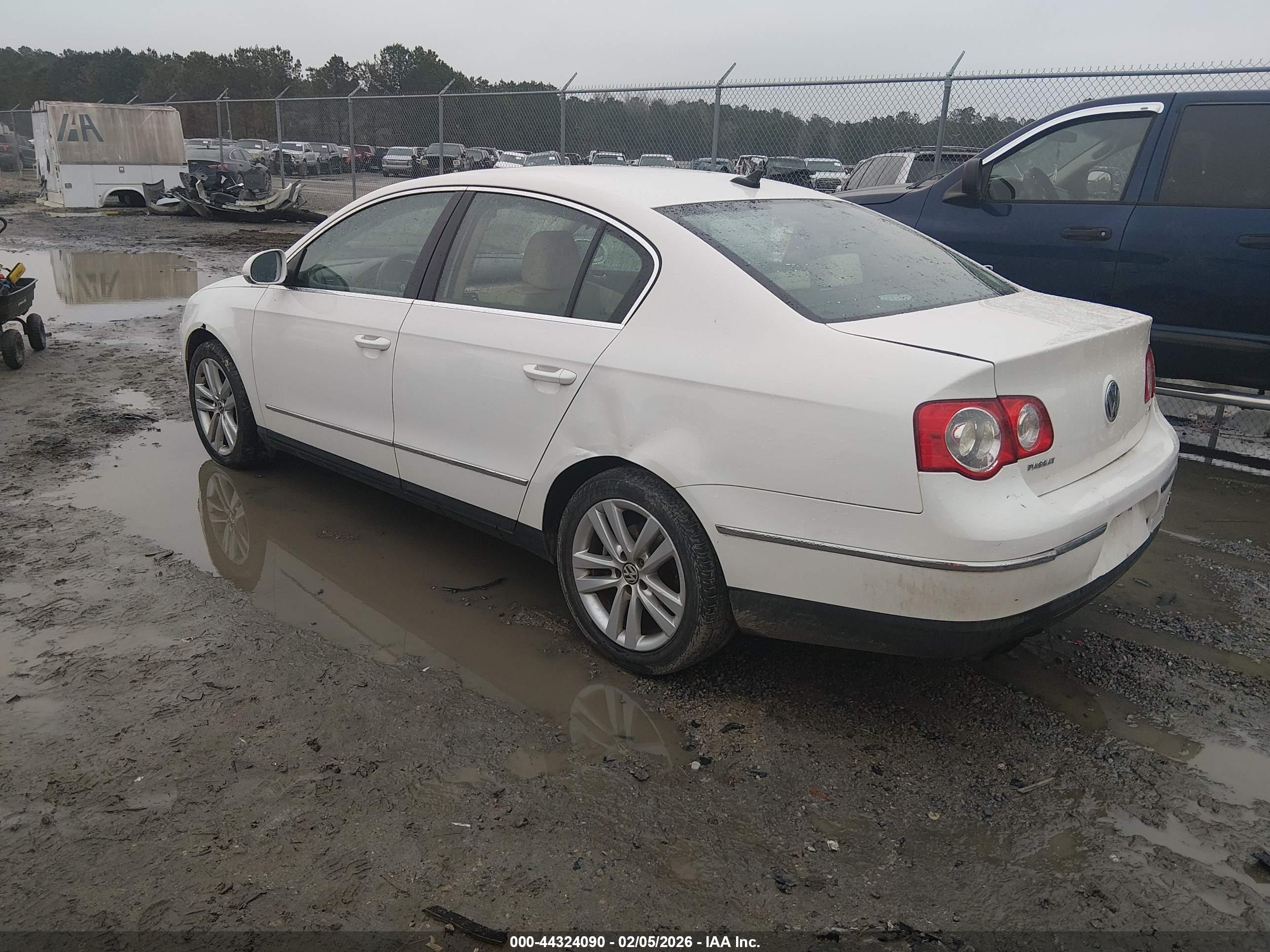 VOLKSWAGEN PASSAT image 3