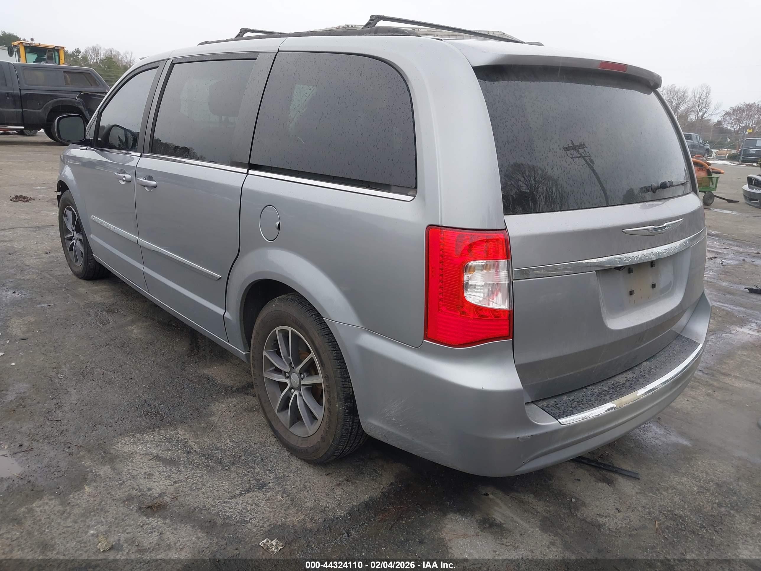 CHRYSLER TOWN image 3
