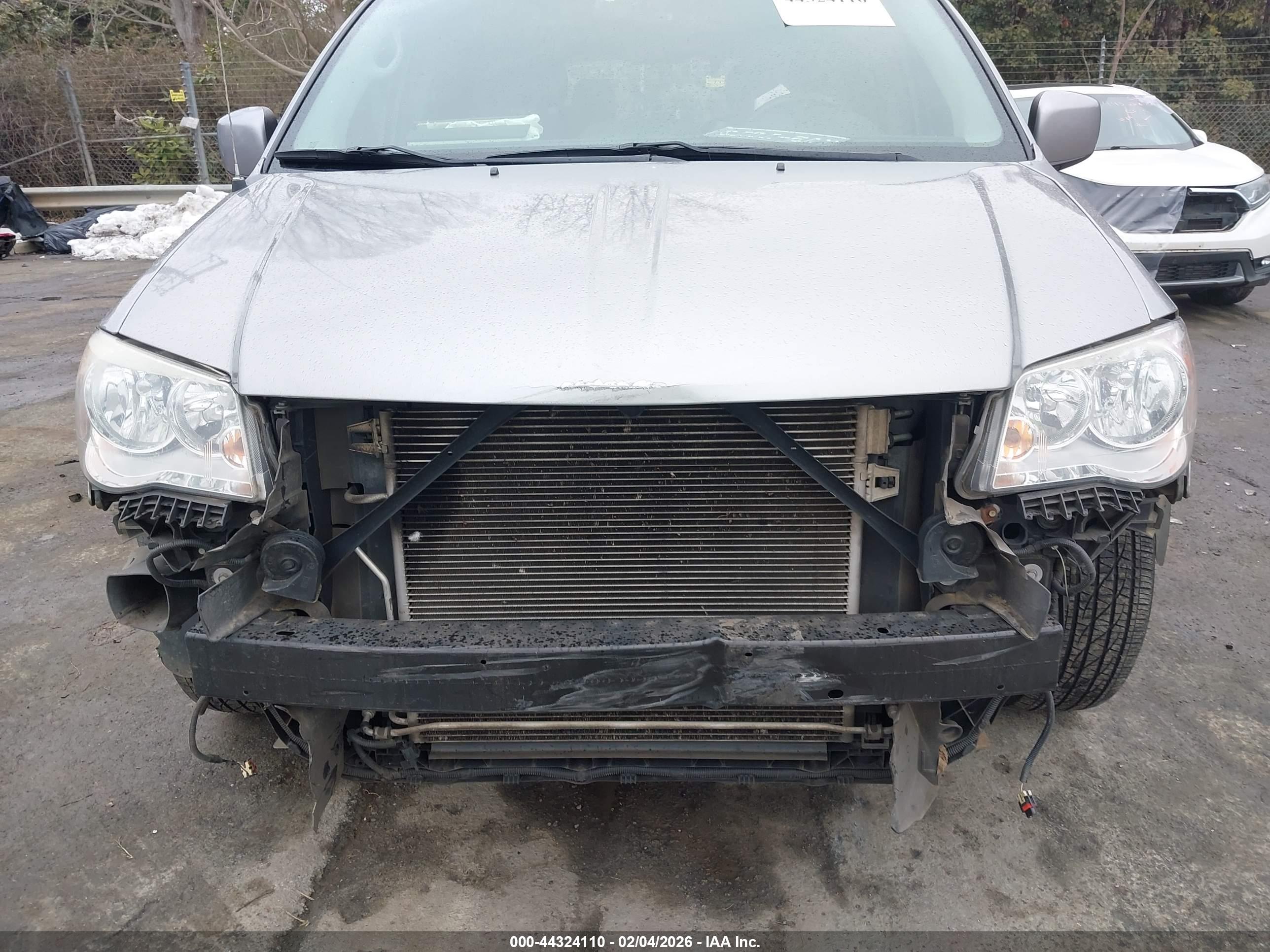 CHRYSLER TOWN image 6