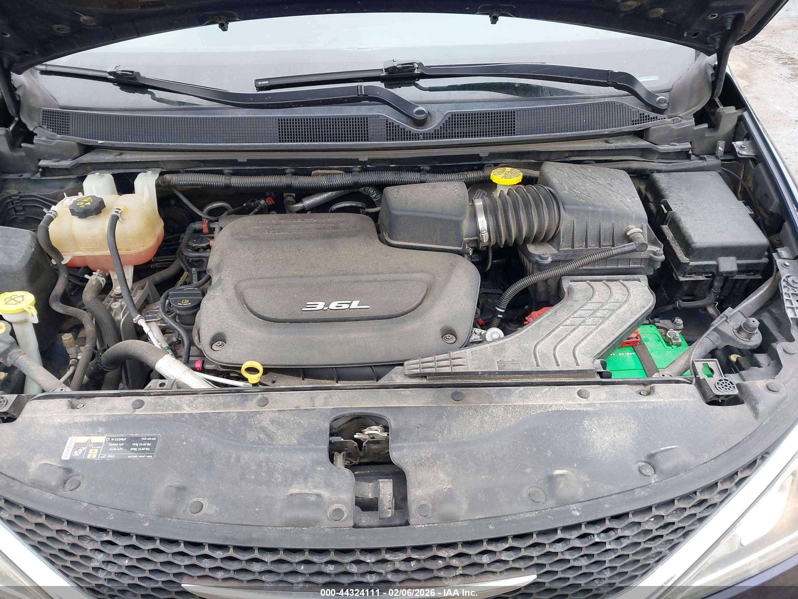 CHRYSLER PACIFICA image 10