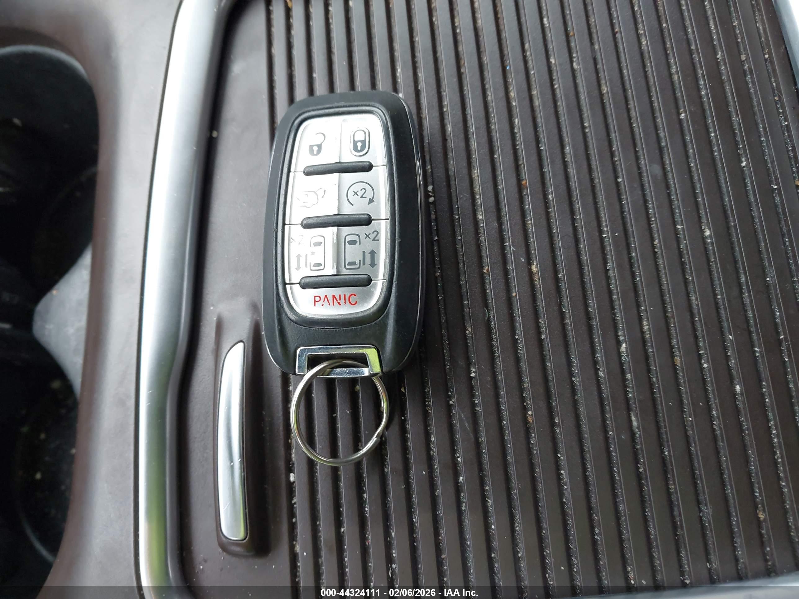 CHRYSLER PACIFICA image 11