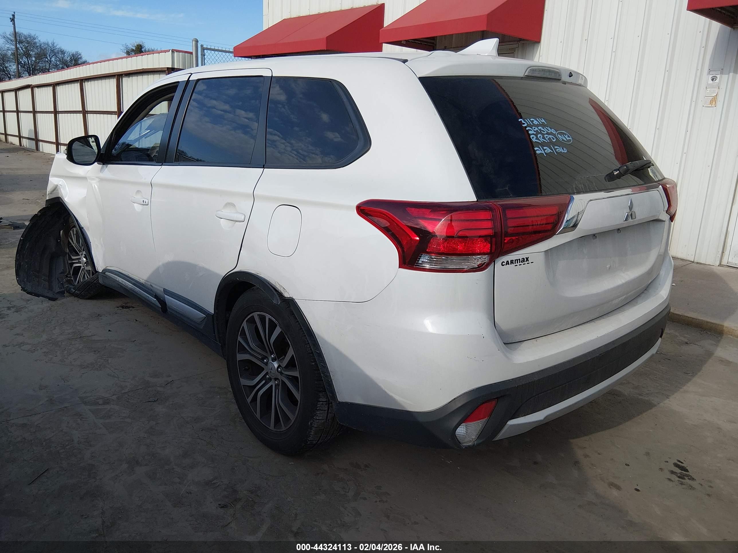 MITSUBISHI OUTLANDER image 3