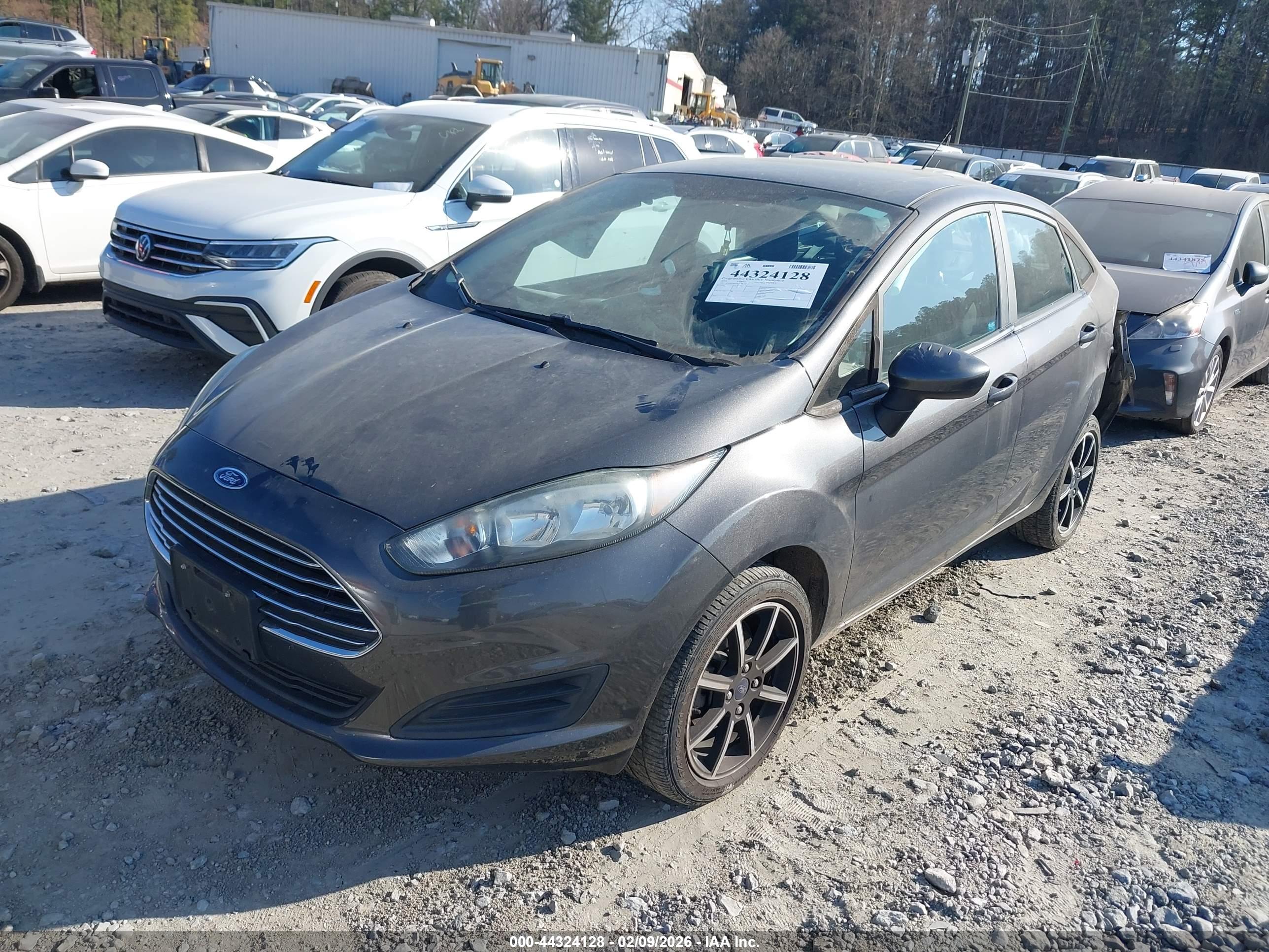 FORD FIESTA image 2