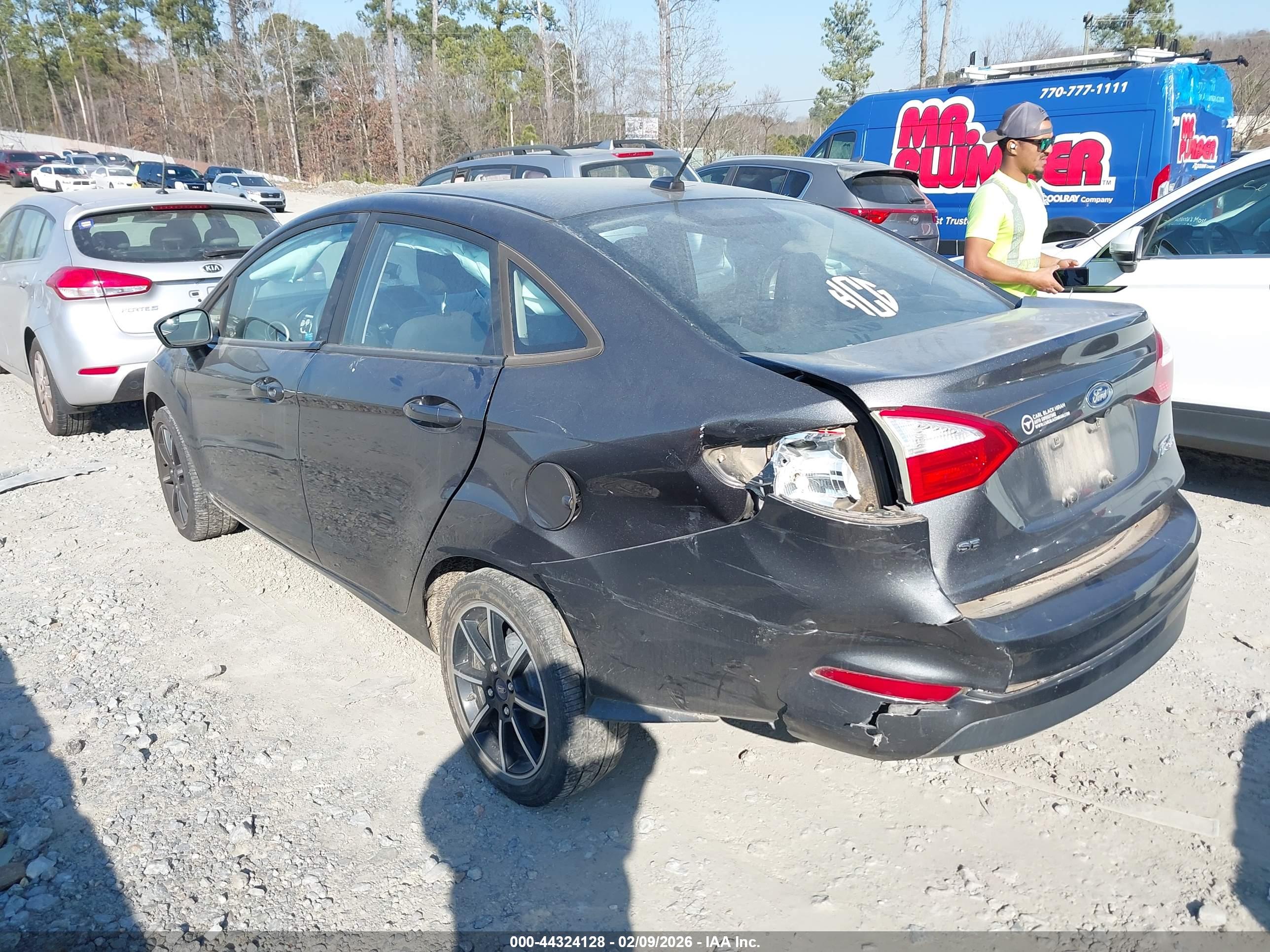 FORD FIESTA image 3