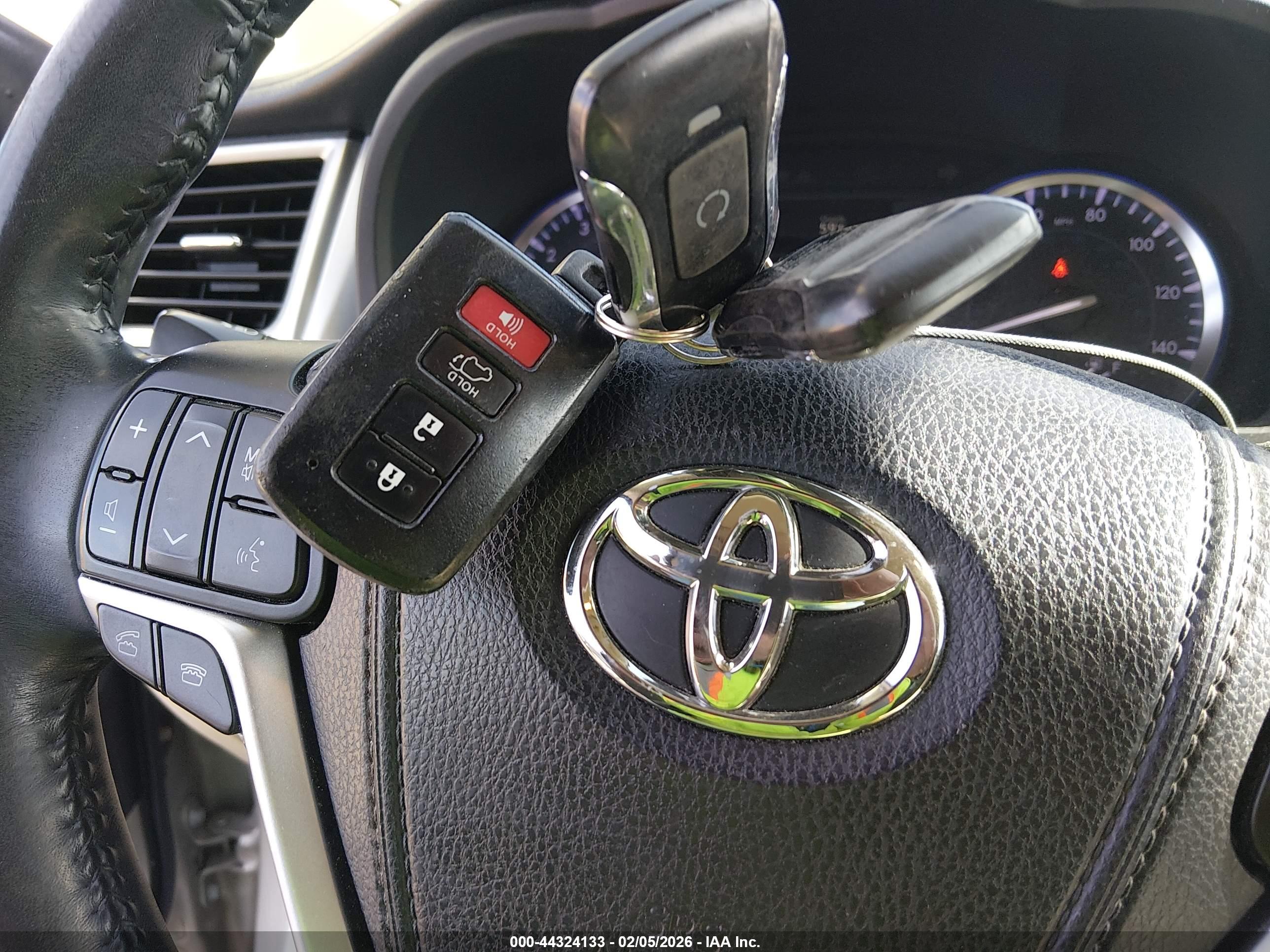 TOYOTA HIGHLANDER image 11