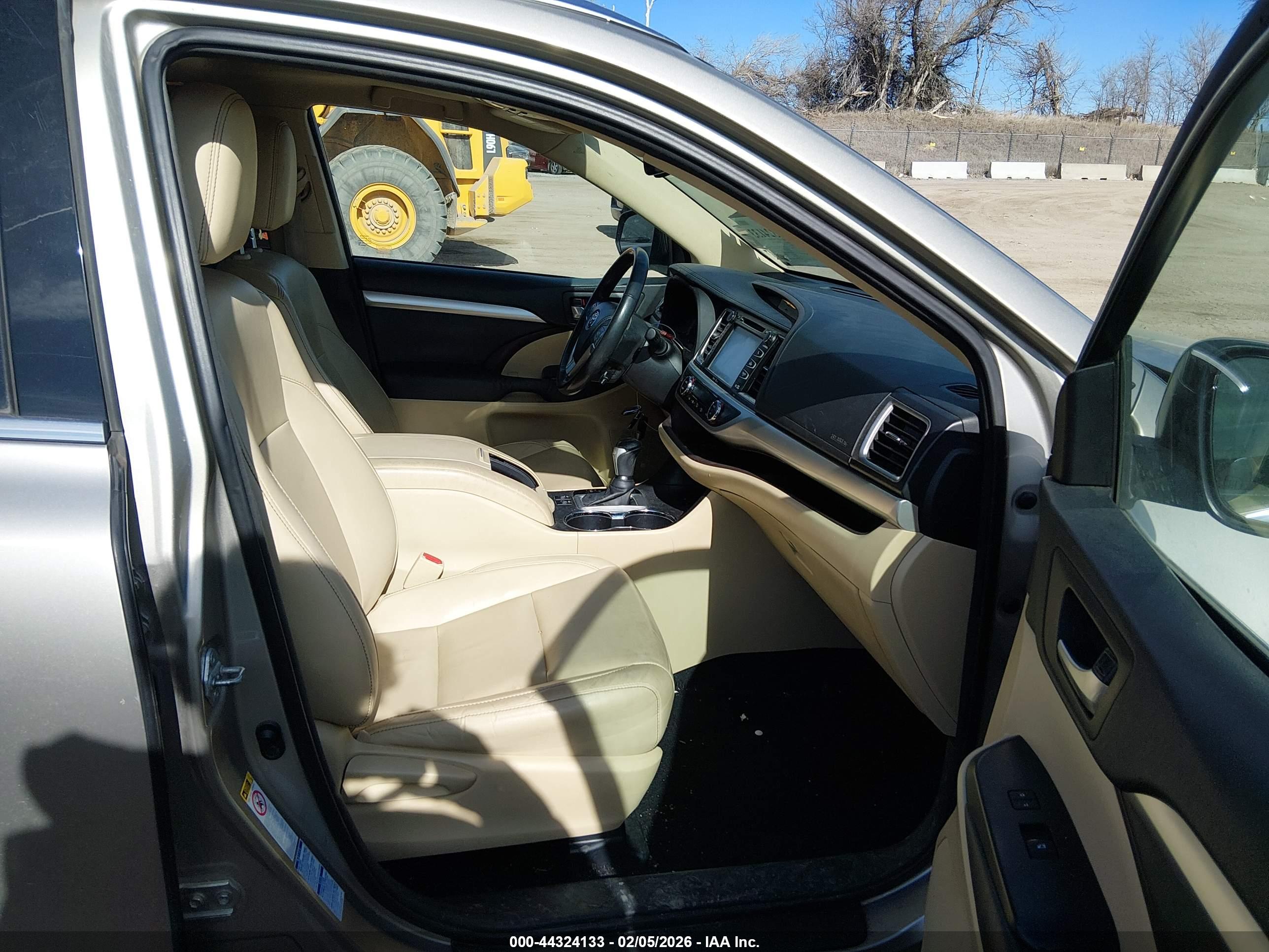 TOYOTA HIGHLANDER image 5
