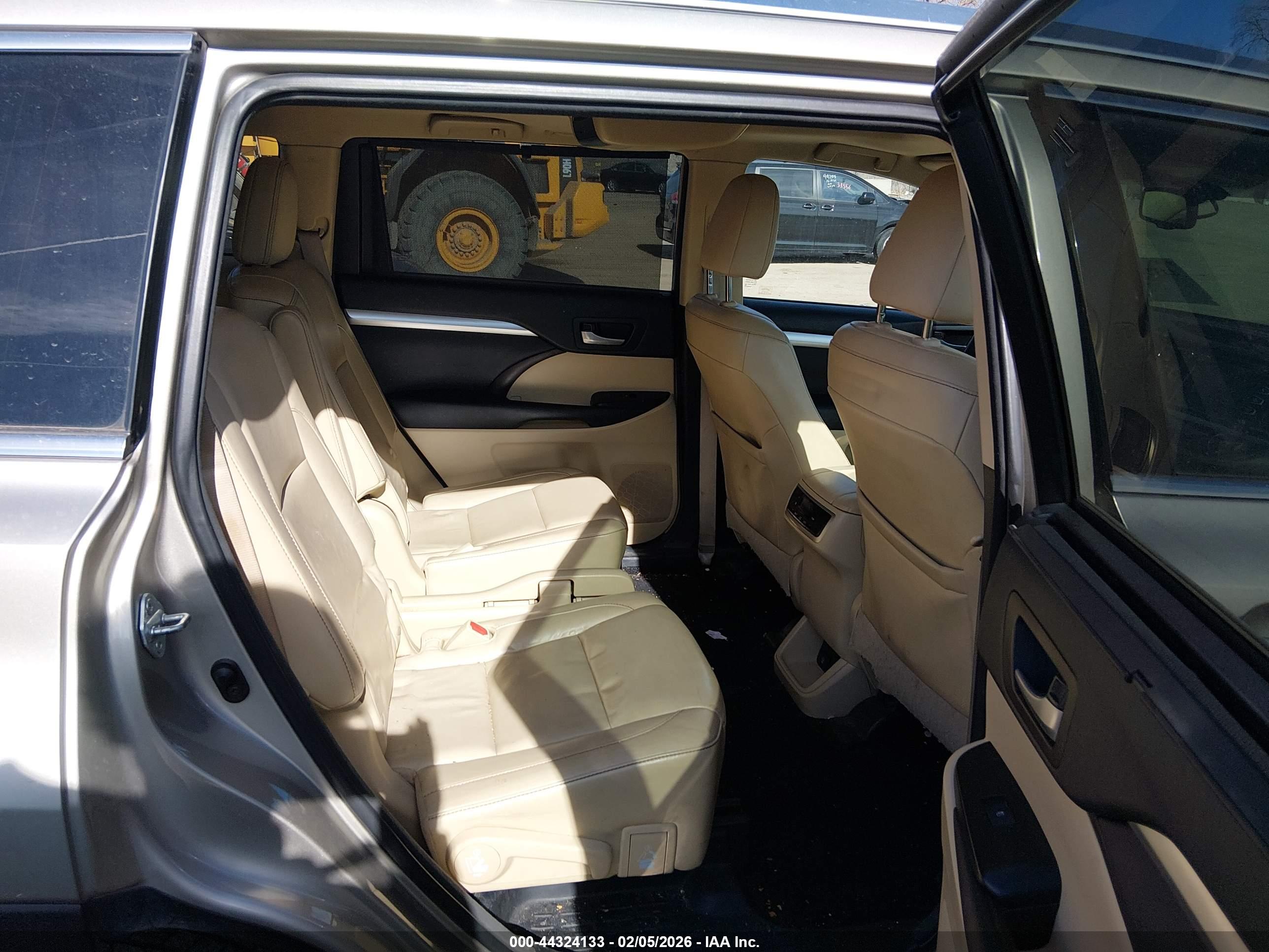 TOYOTA HIGHLANDER image 8
