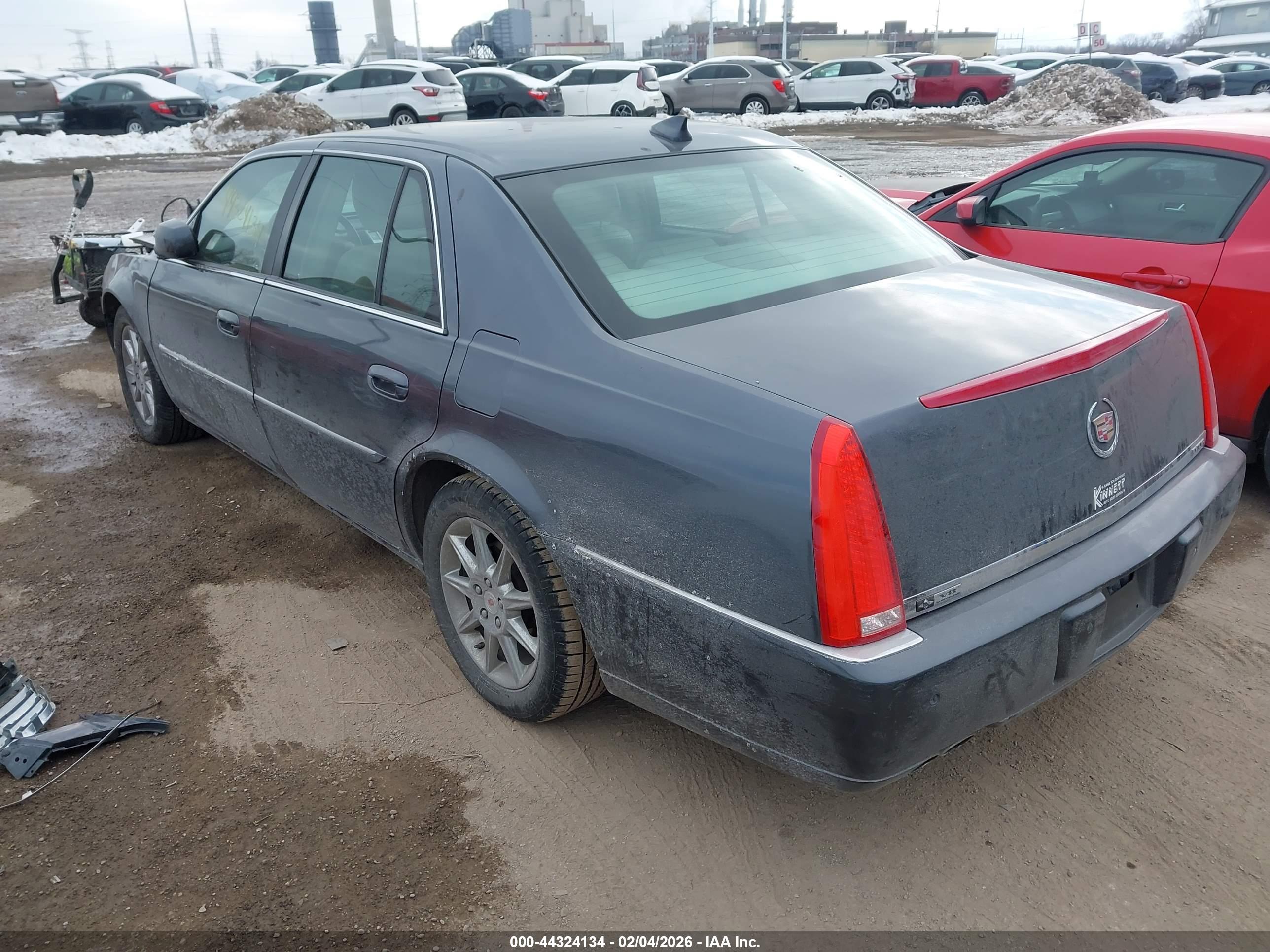 CADILLAC DTS image 3