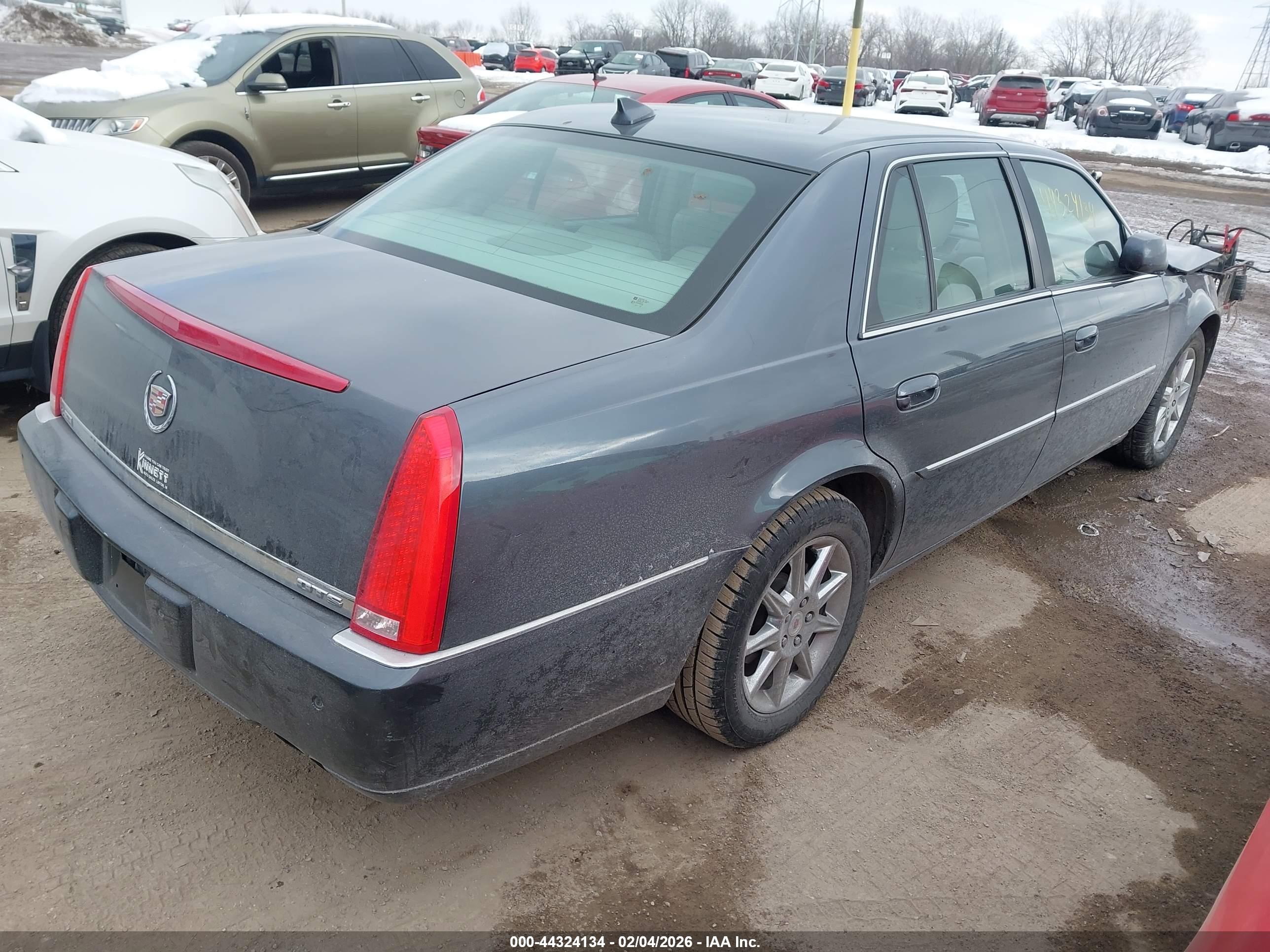 CADILLAC DTS image 4
