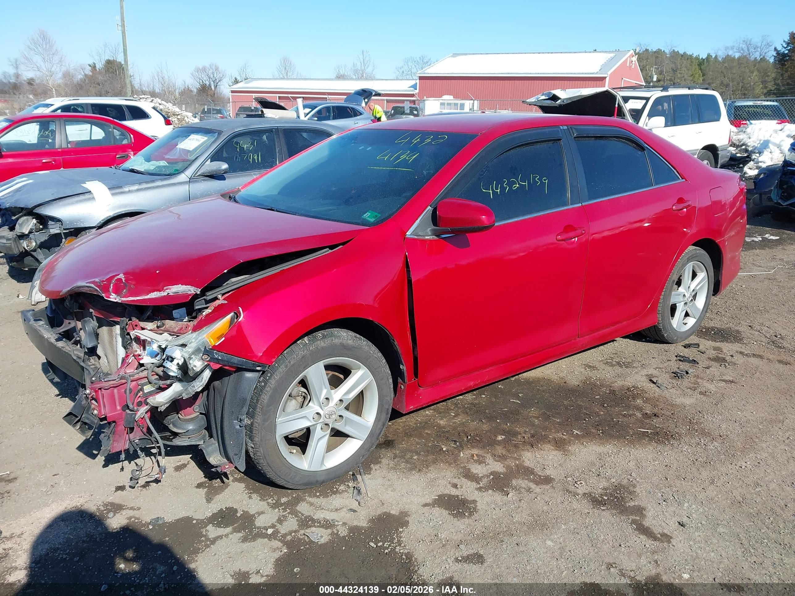 TOYOTA CAMRY image 2
