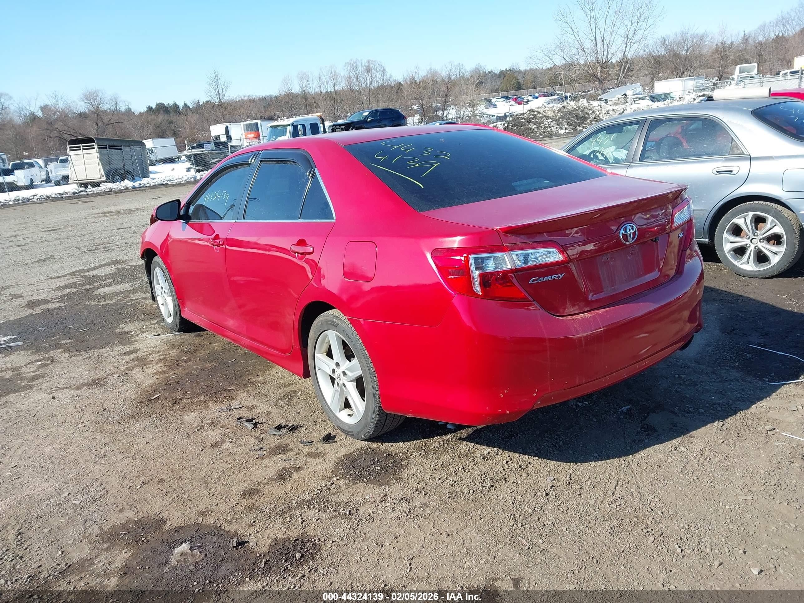 TOYOTA CAMRY image 3