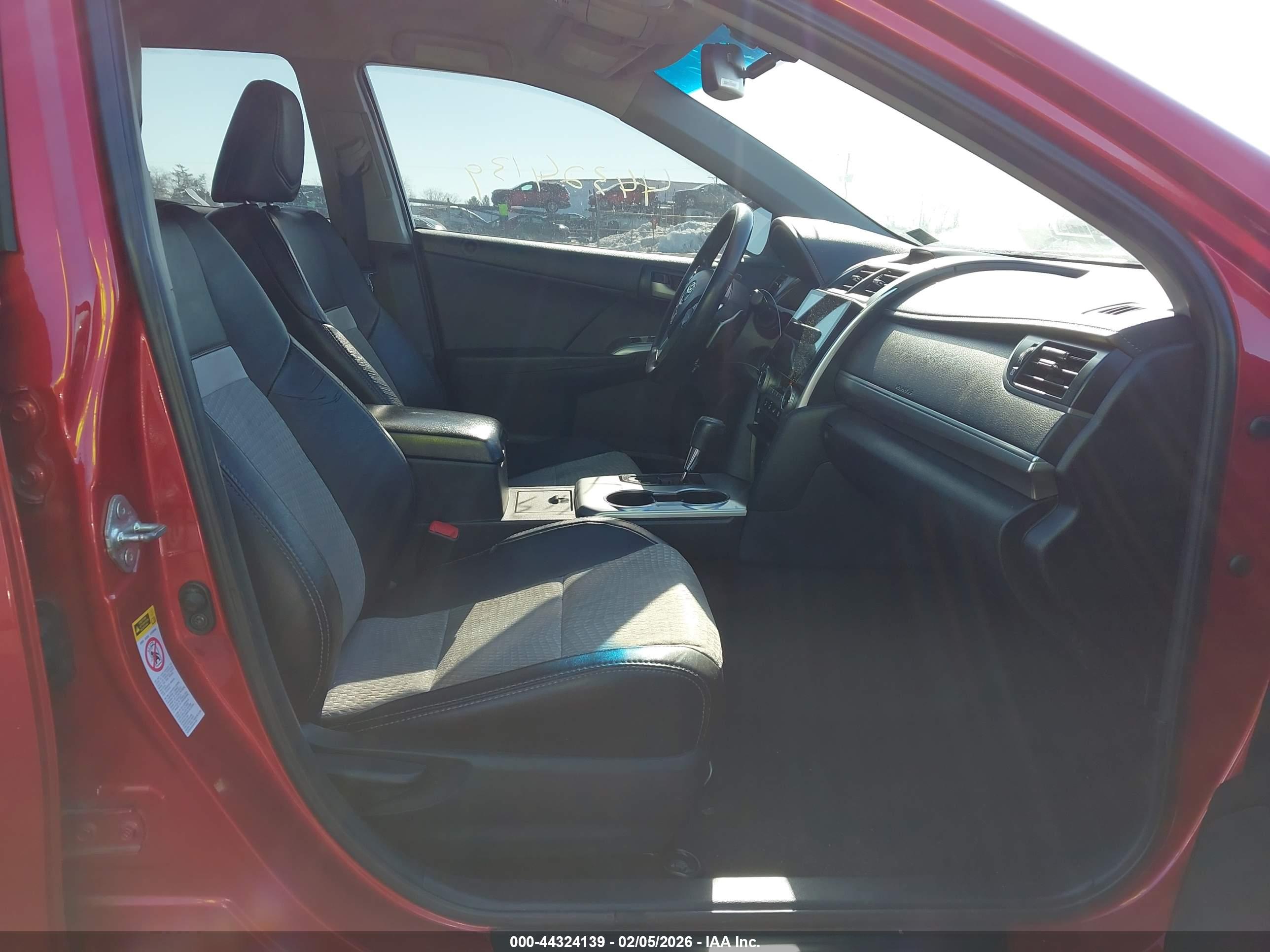 TOYOTA CAMRY image 5