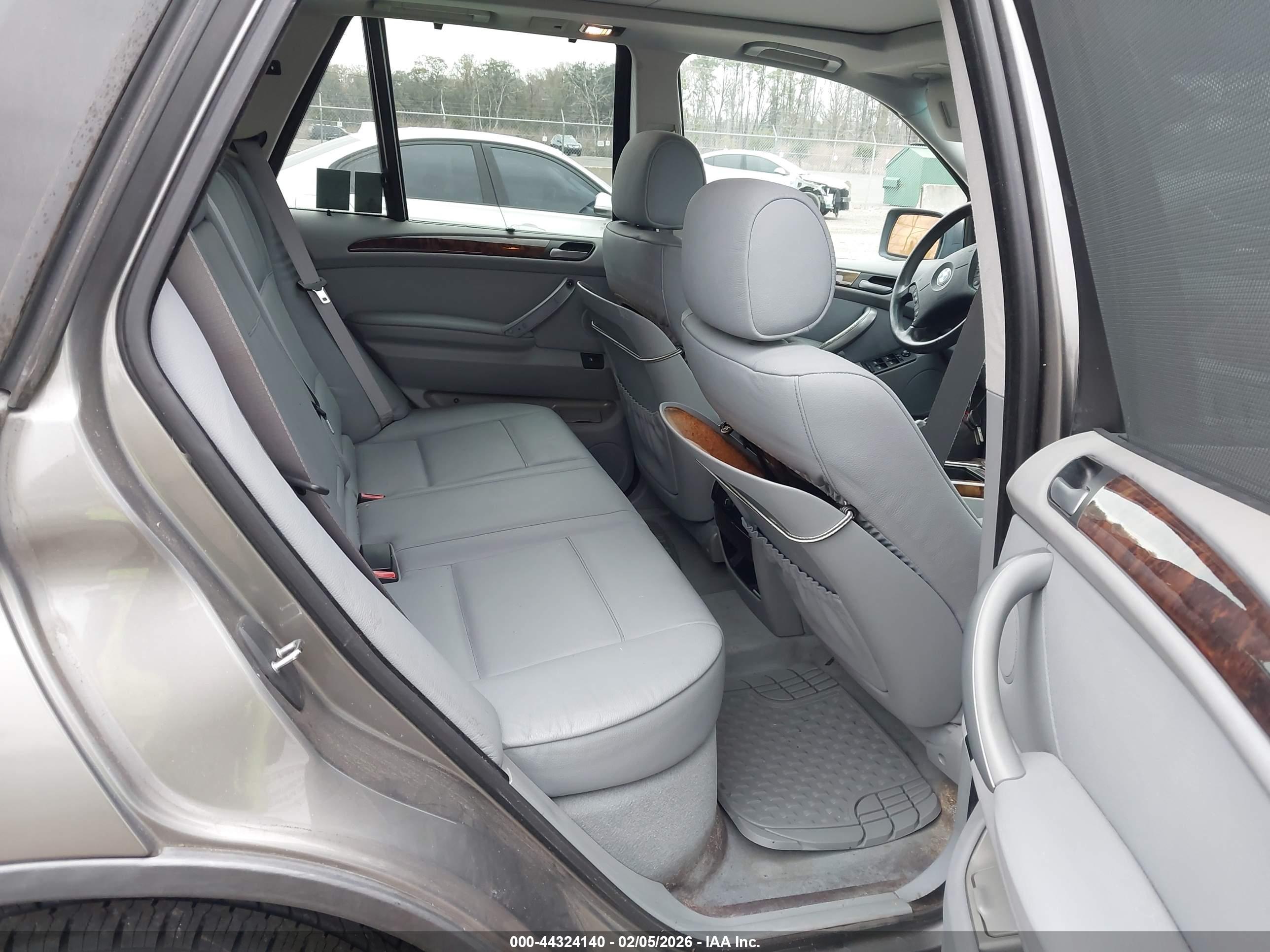 BMW X5 image 8