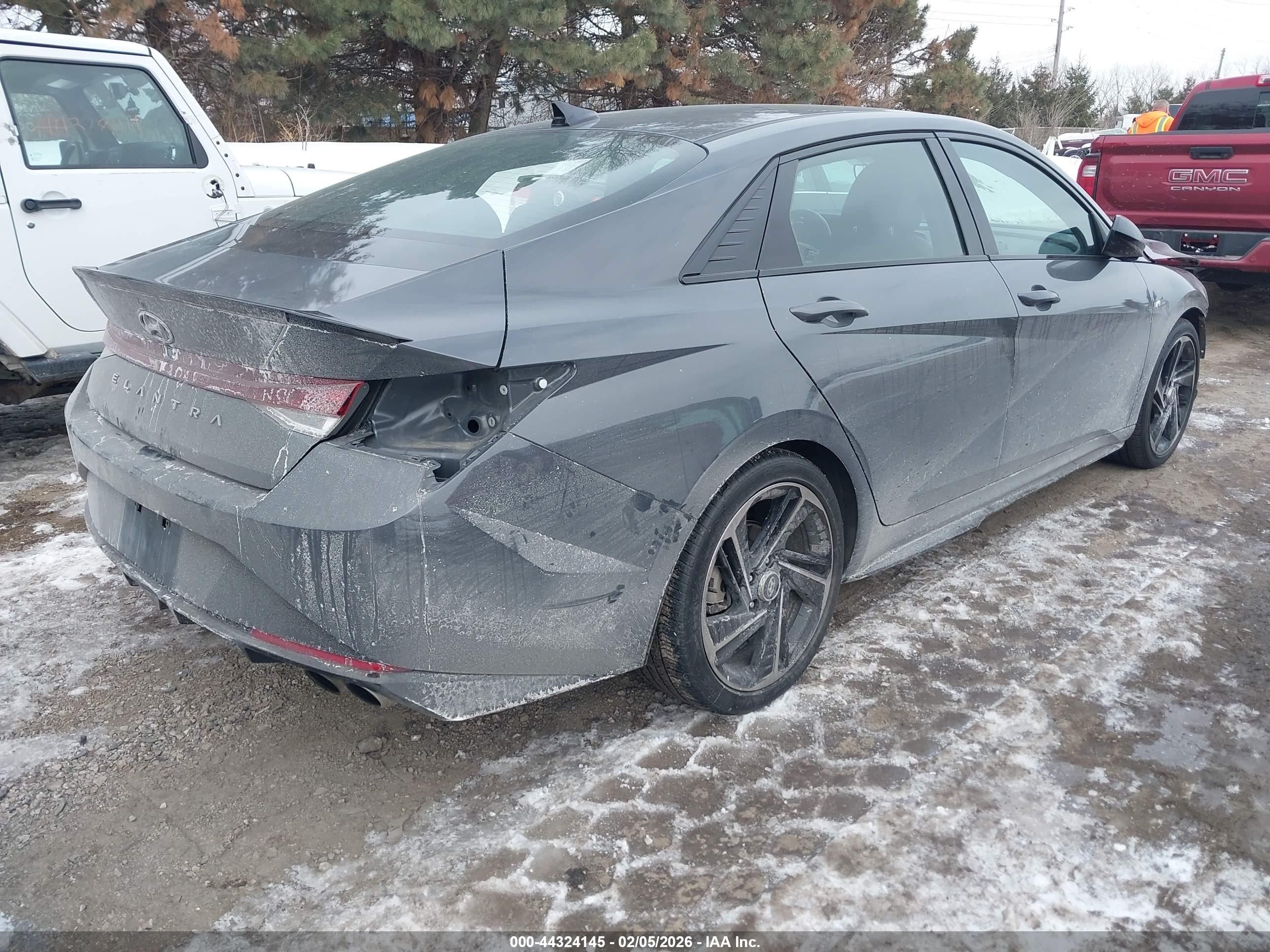 HYUNDAI ELANTRA image 4