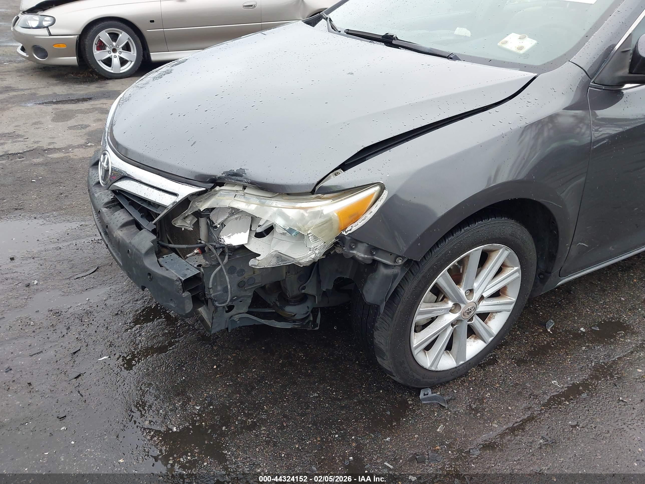 TOYOTA CAMRY image 6