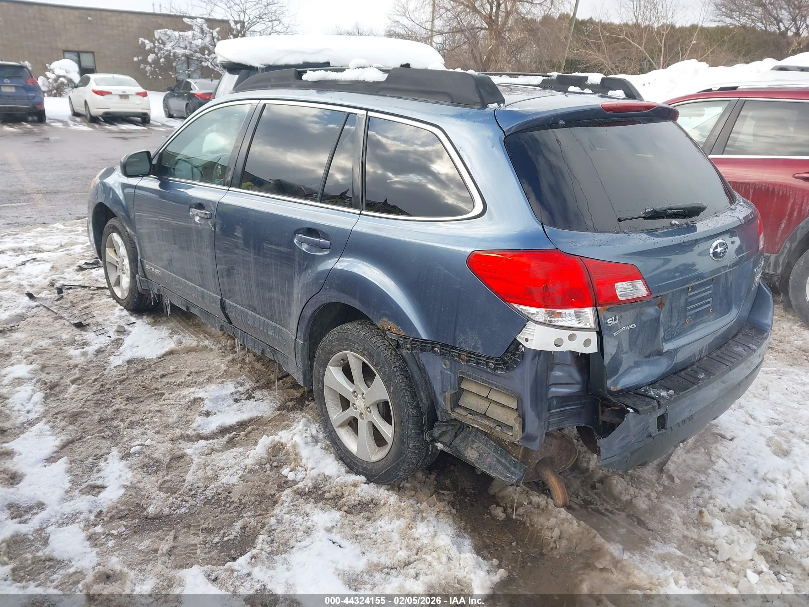 SUBARU OUTBACK image 3