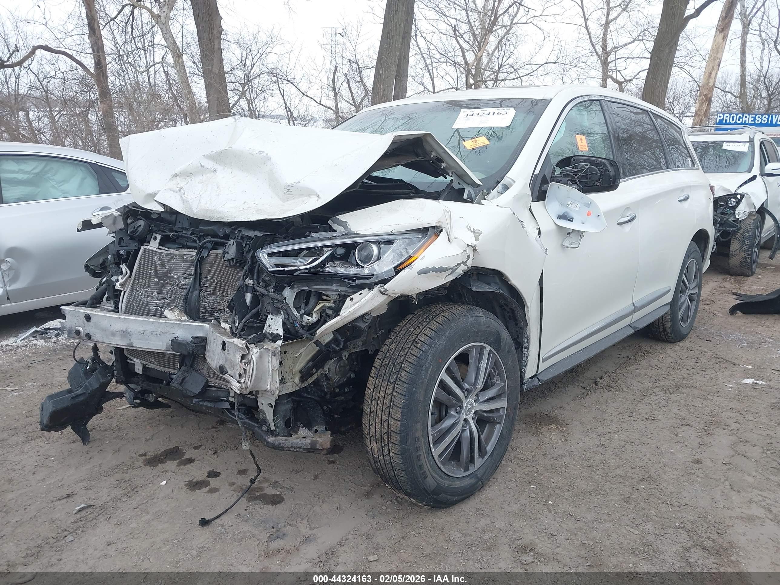 INFINITI QX60 image 2