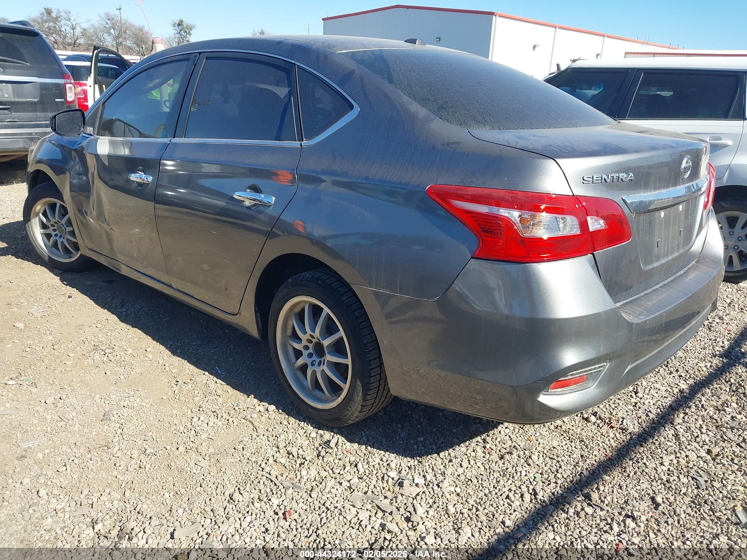 NISSAN SENTRA image 3