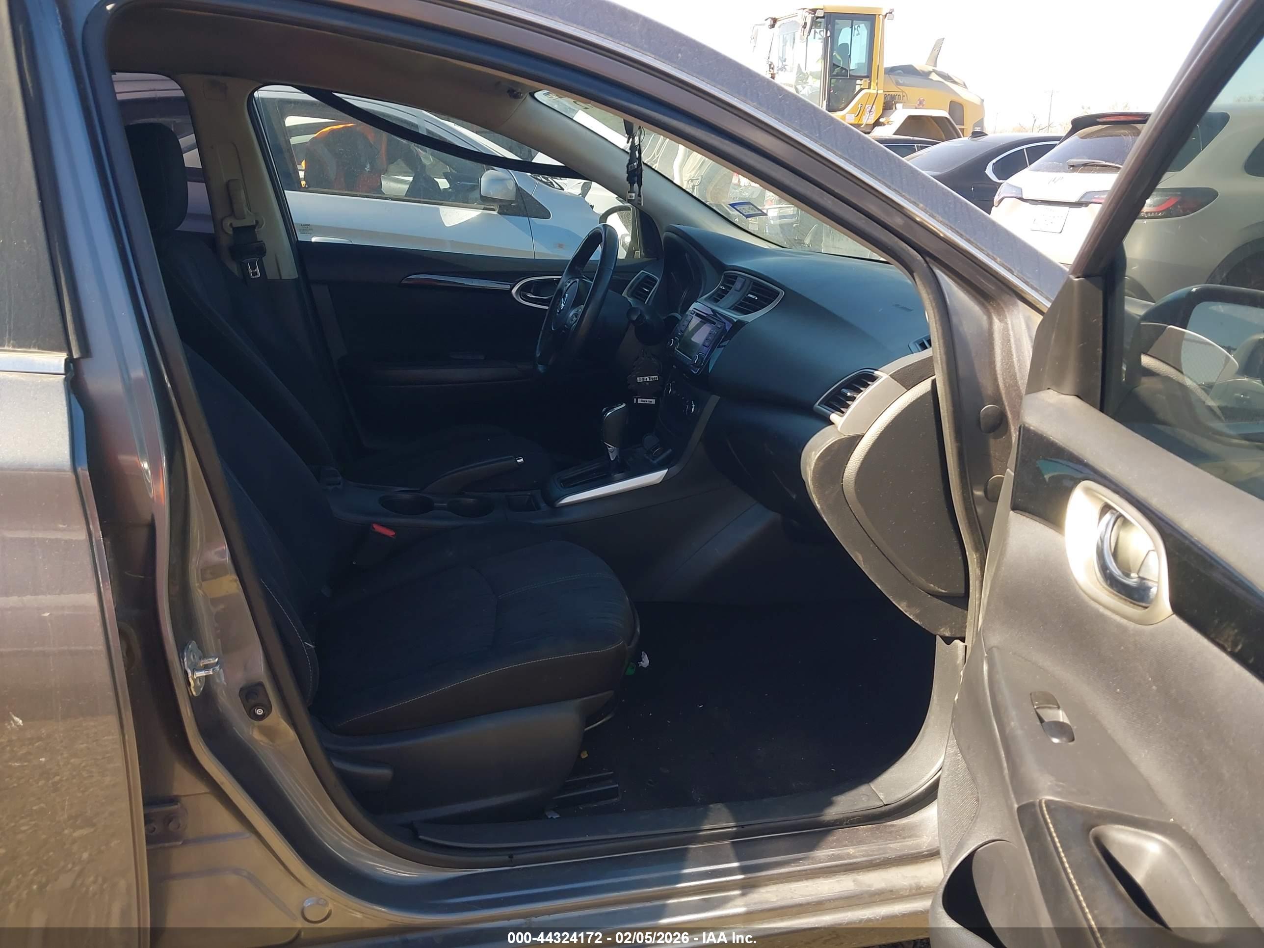 NISSAN SENTRA image 5
